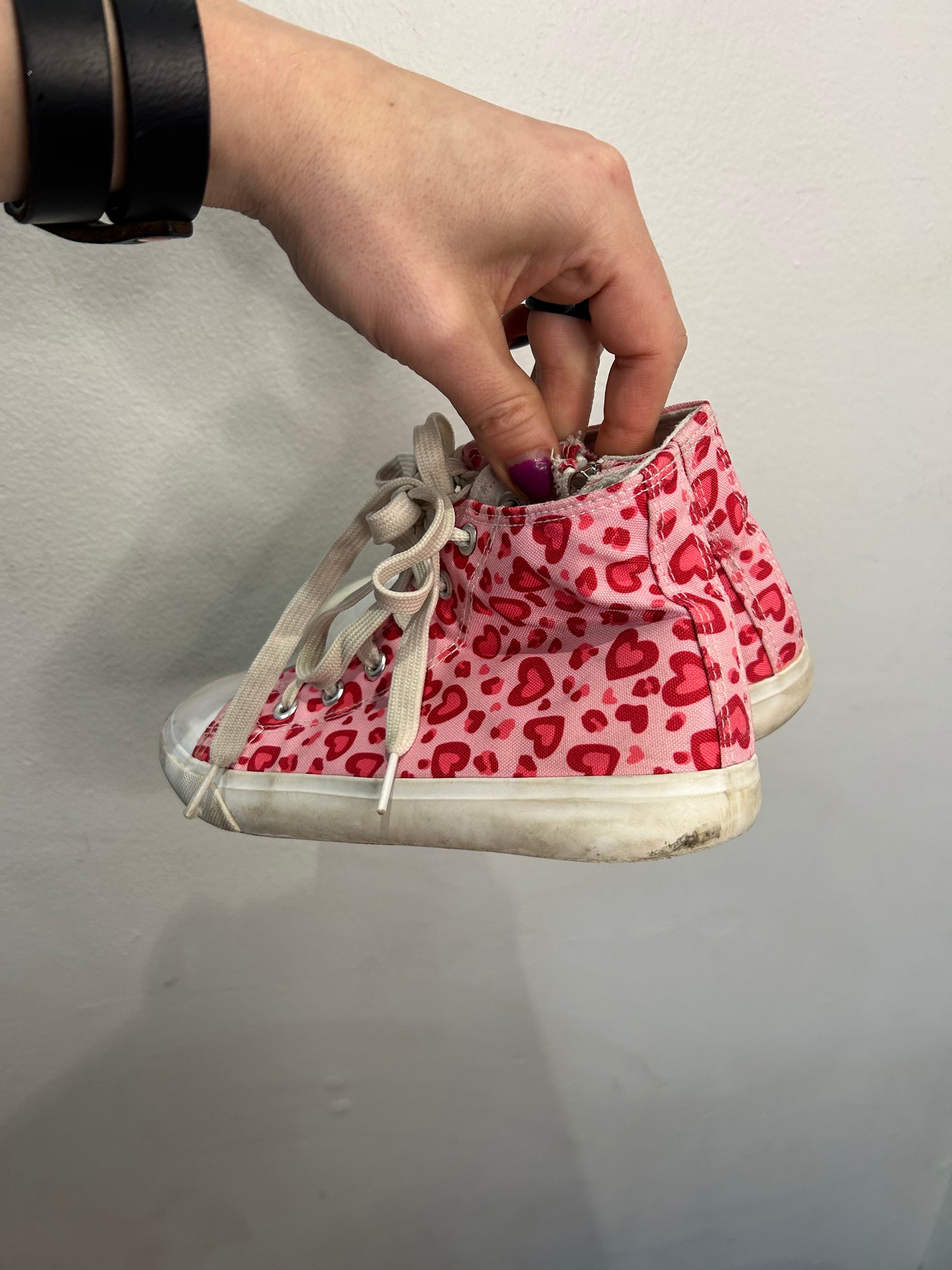 Y3 hearts sneakers