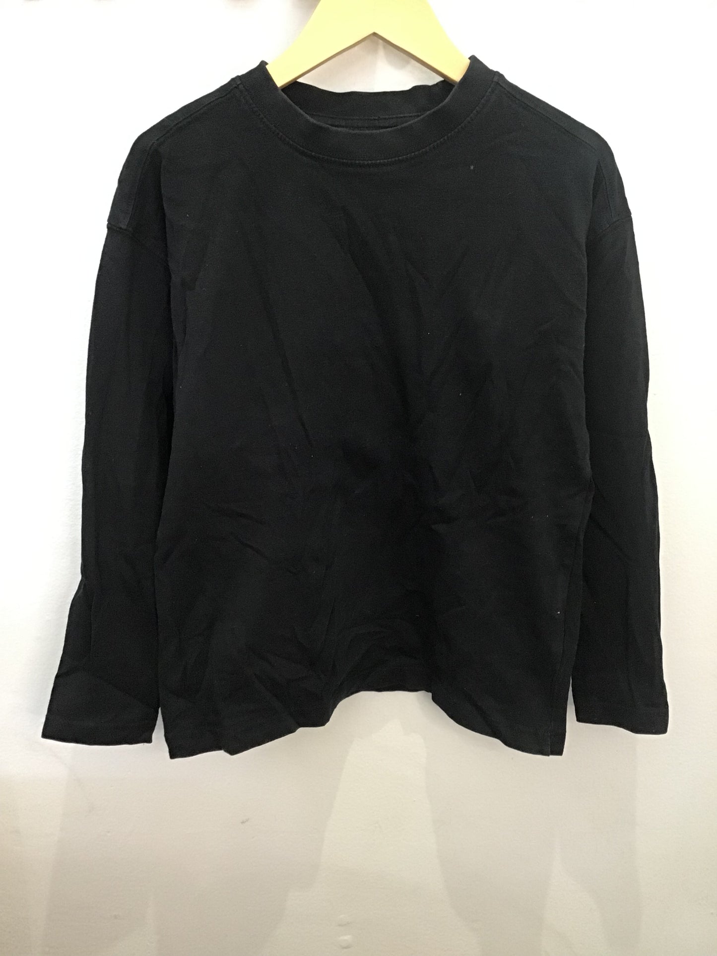 Black longsleeve 8-9y