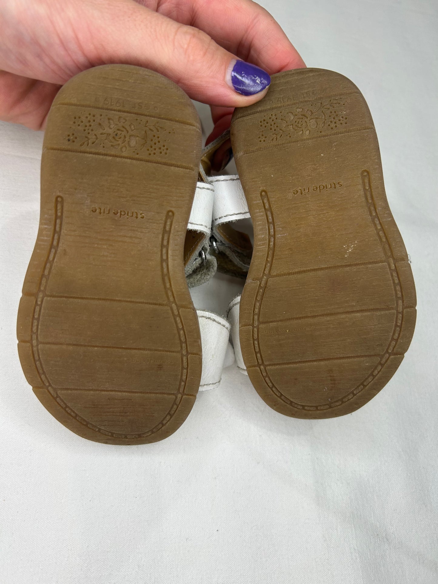 C5 stride rite white sandals