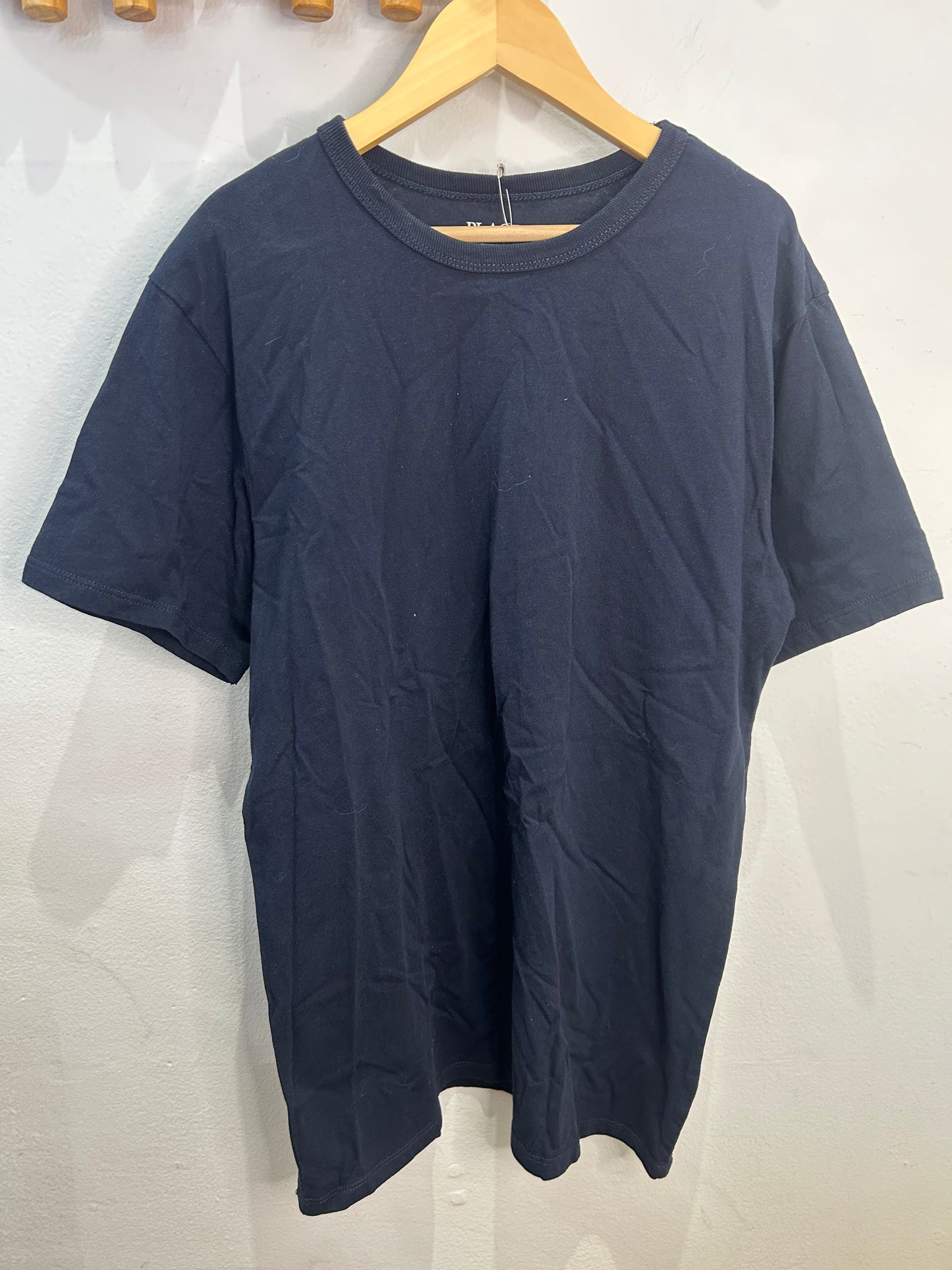 Navy t-shirt 16y