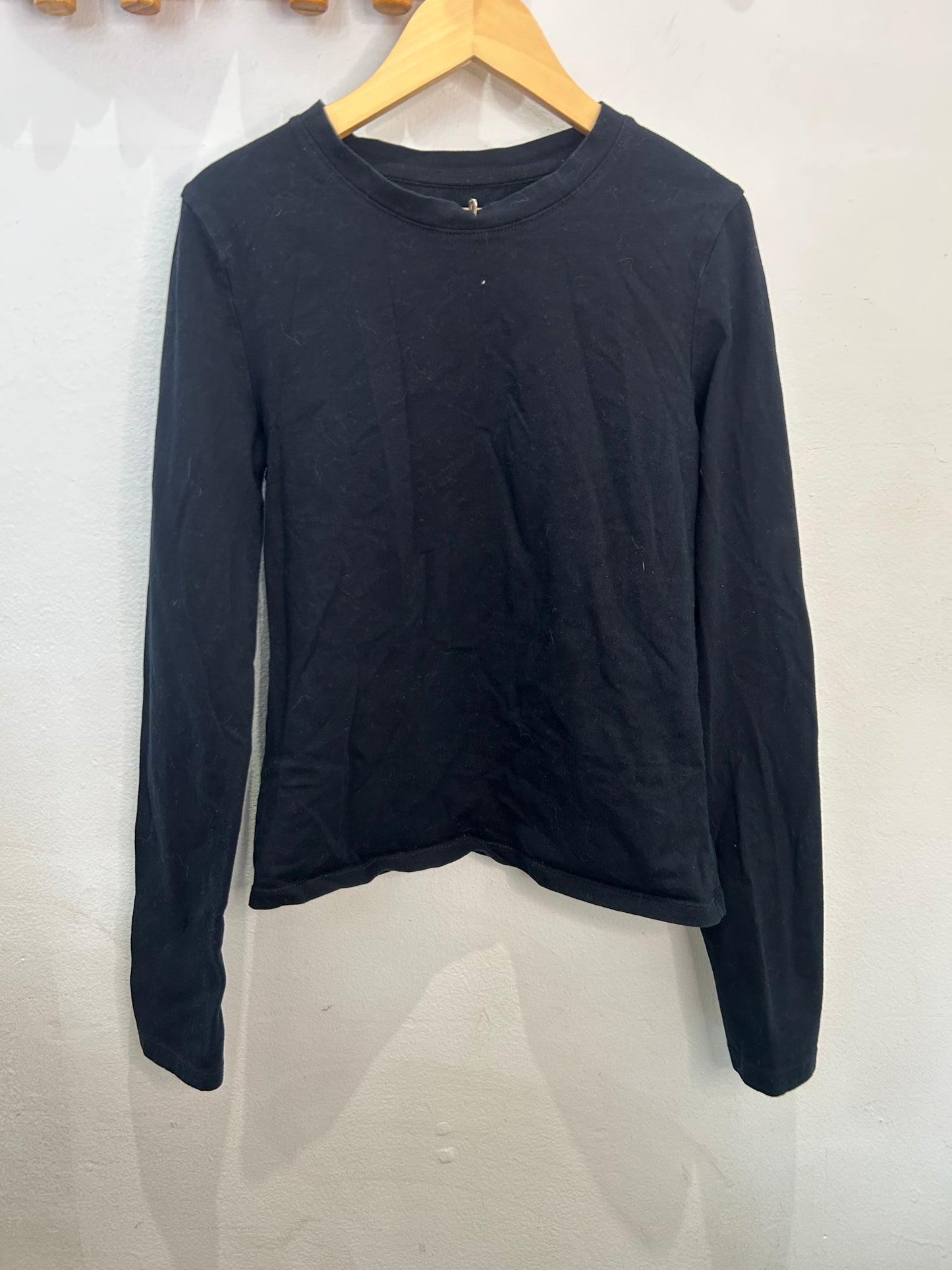 Black longsleeve 14y+