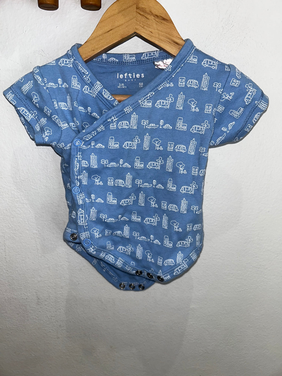 Cityscape onesie 3-6m