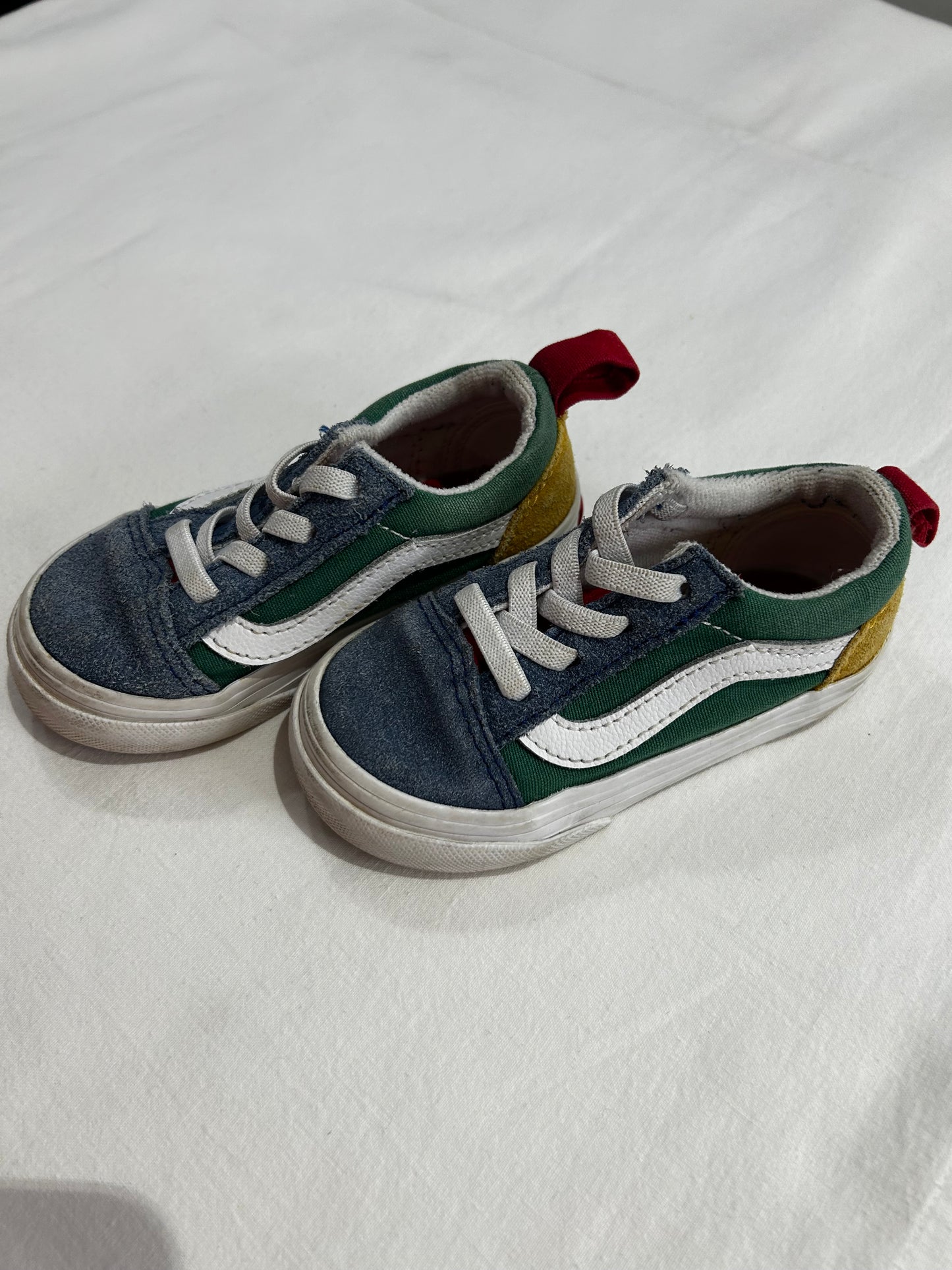 C6 colourful Vans