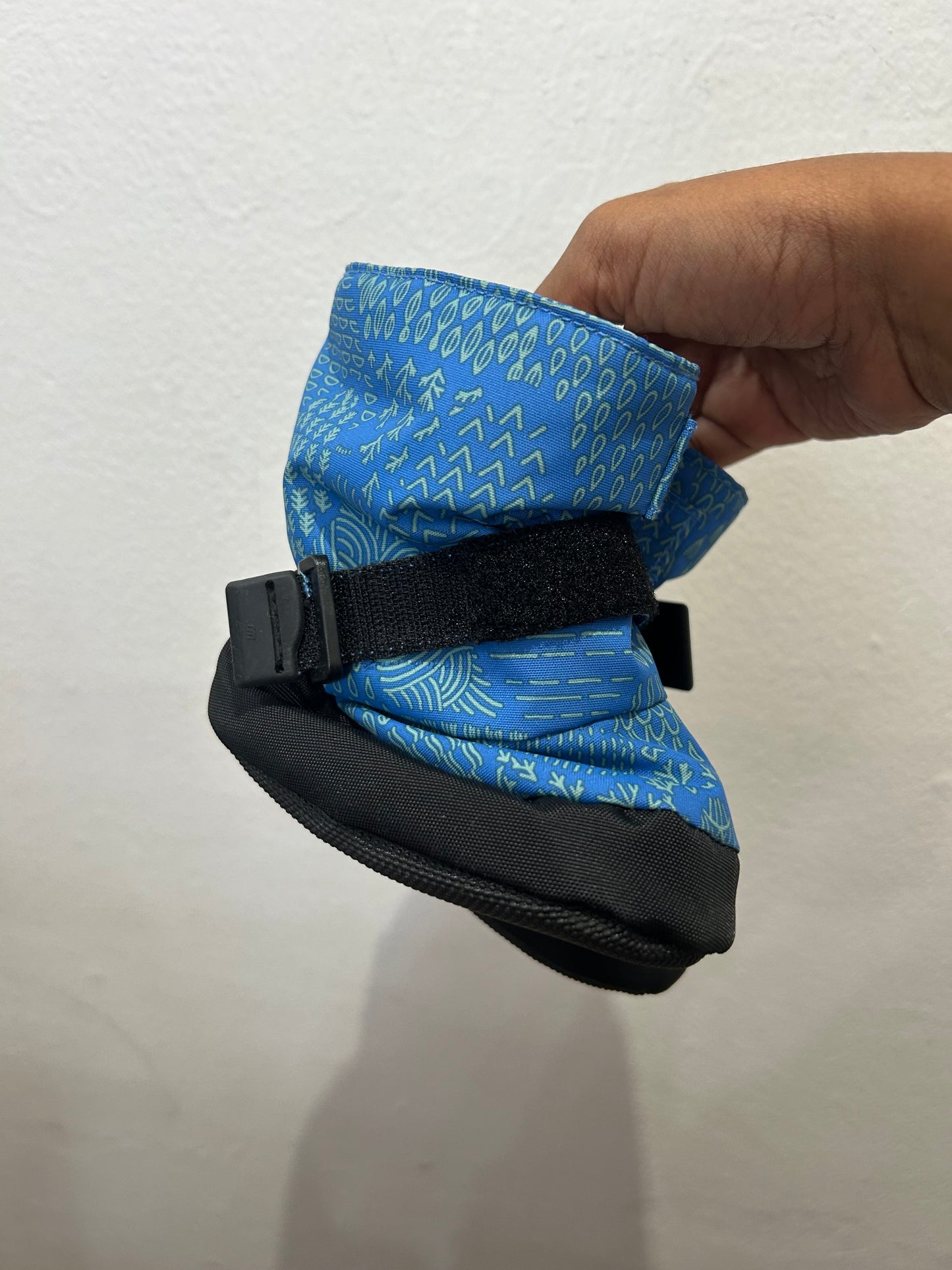 6-12m MEC blue booties
