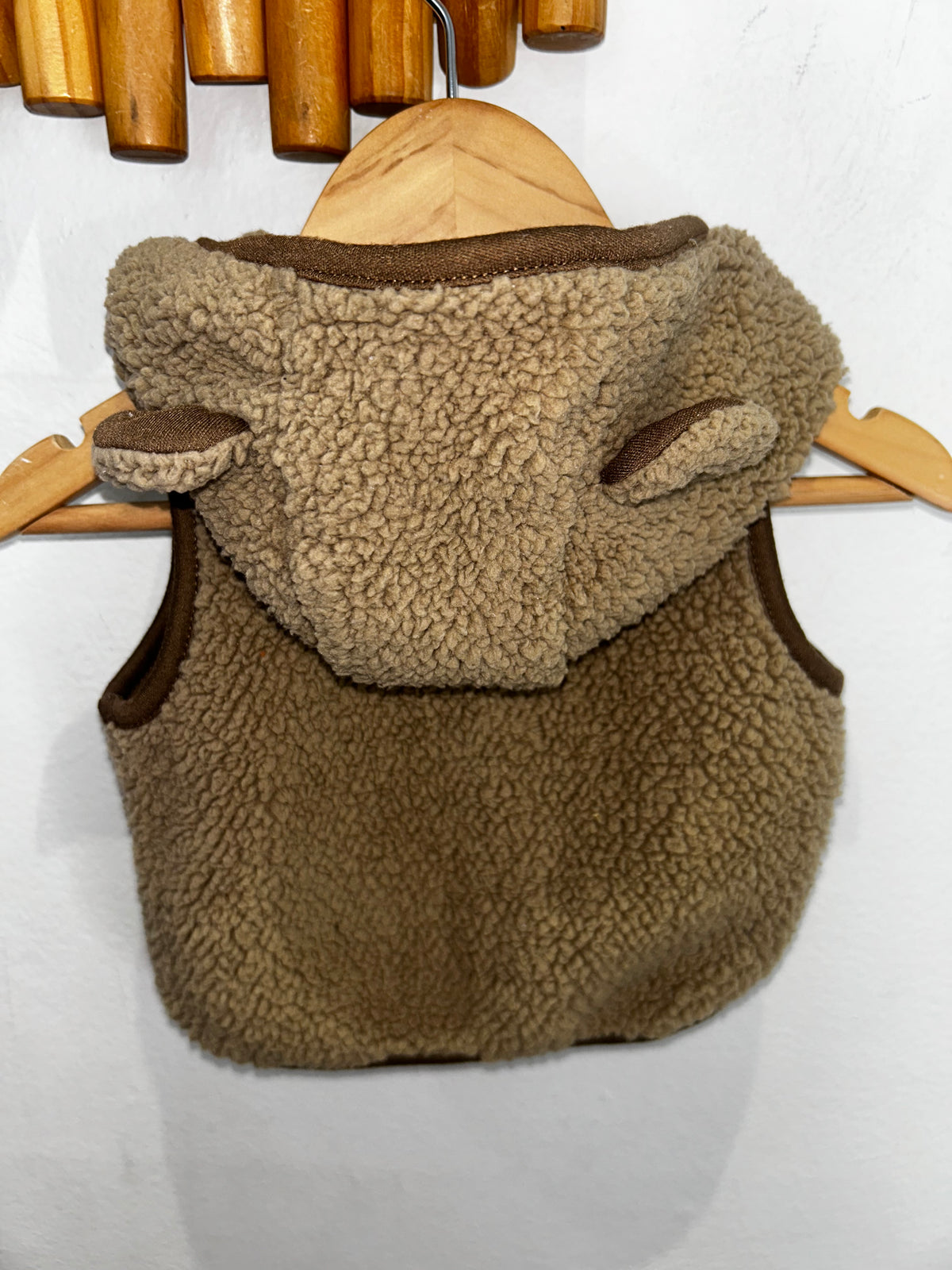 Brown furry vest 3m