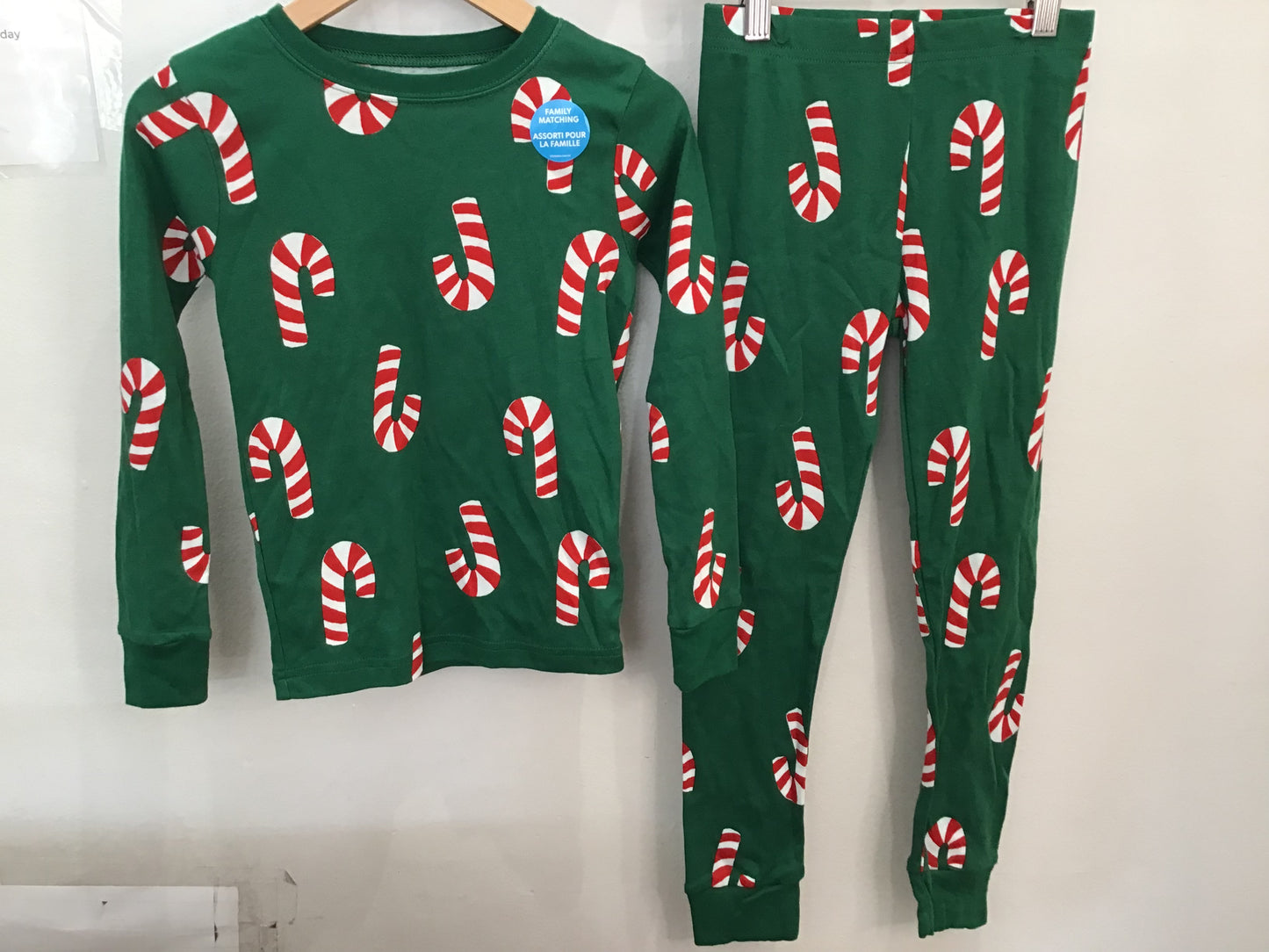 Candy cane green pyjamas 6y NEW