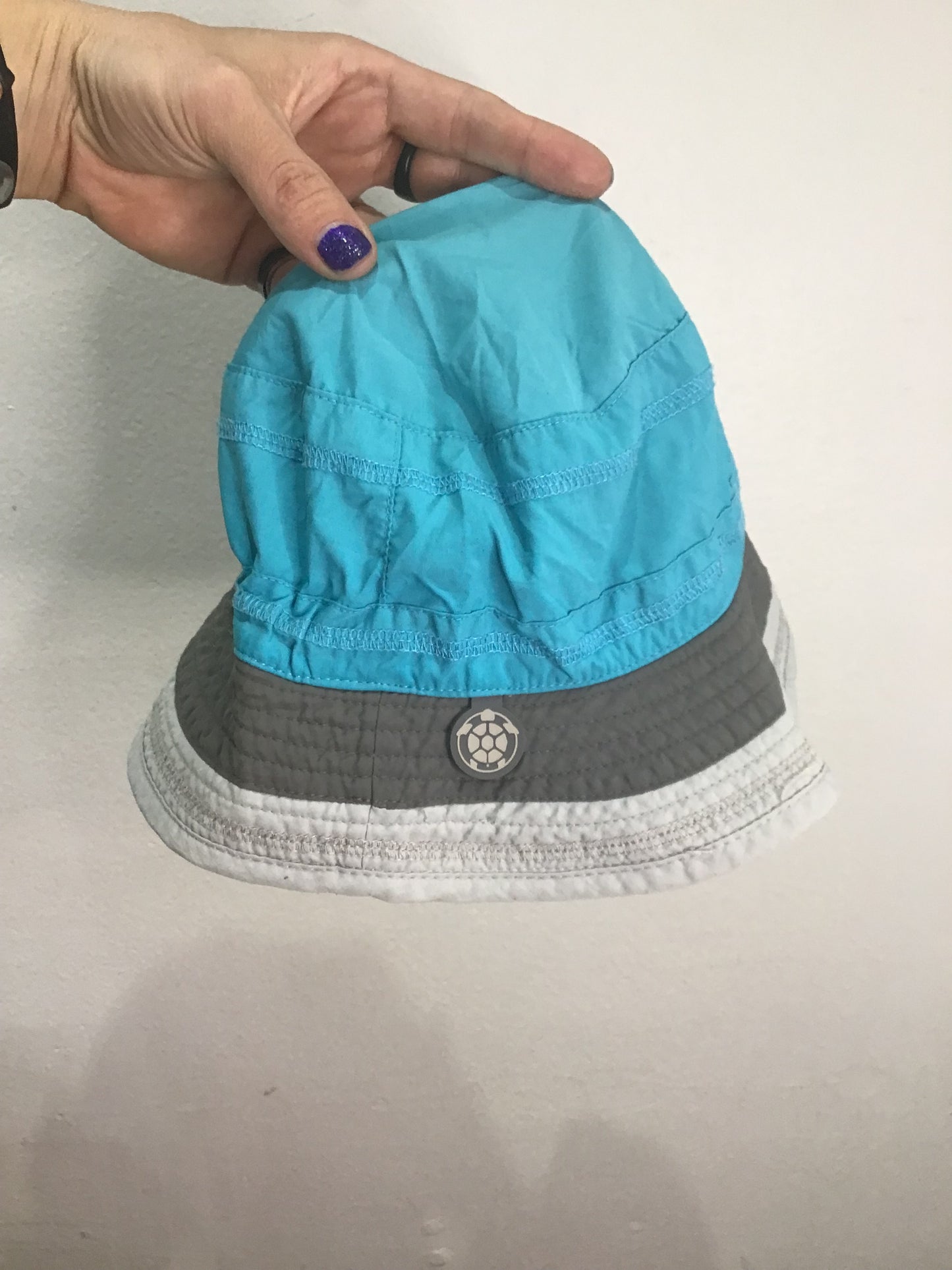 Cali Kids grey and blue hat 3-5y