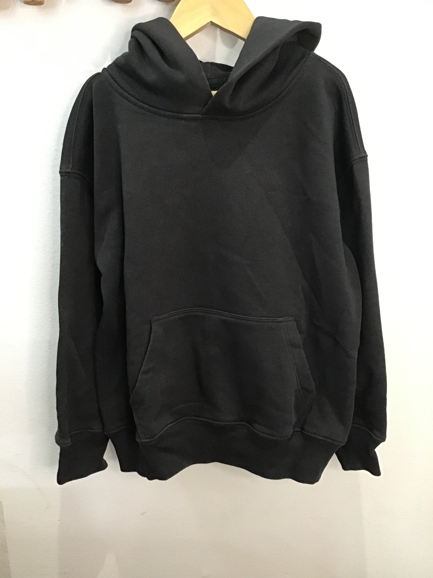 Black hoodie 6-7y