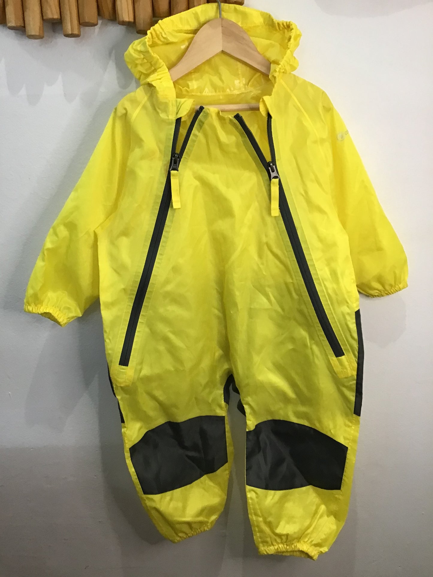Cloudveil yellow rain suit 18-24m