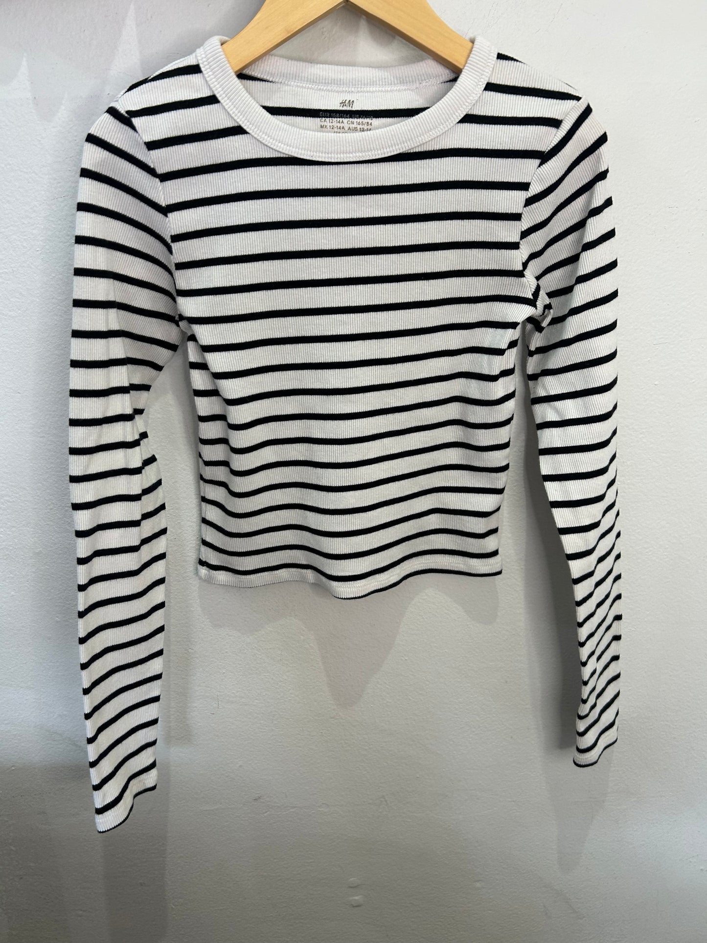 Black striped crop longsleeve 12-14y