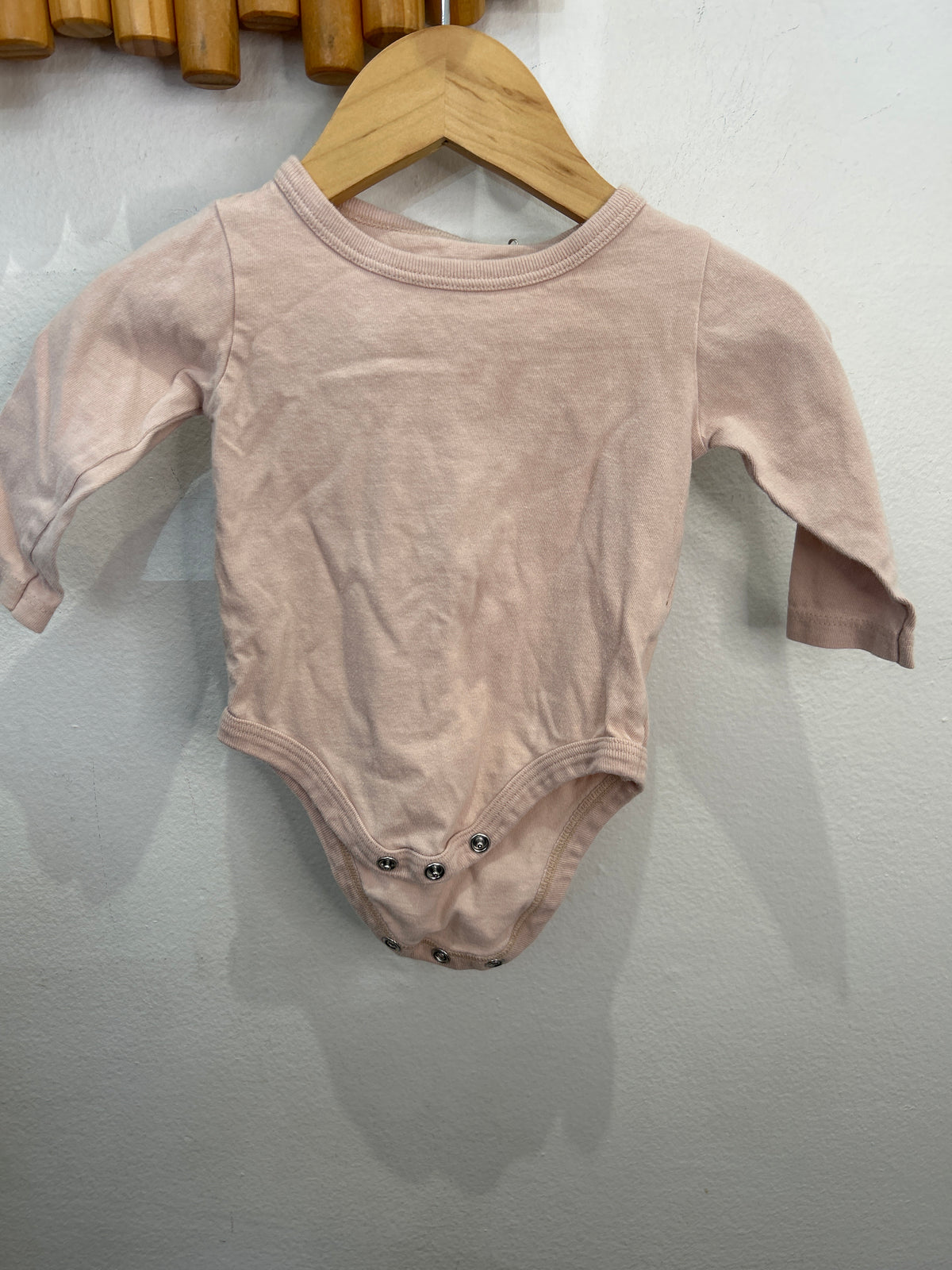 Minimioche light pink onesie 0-3m