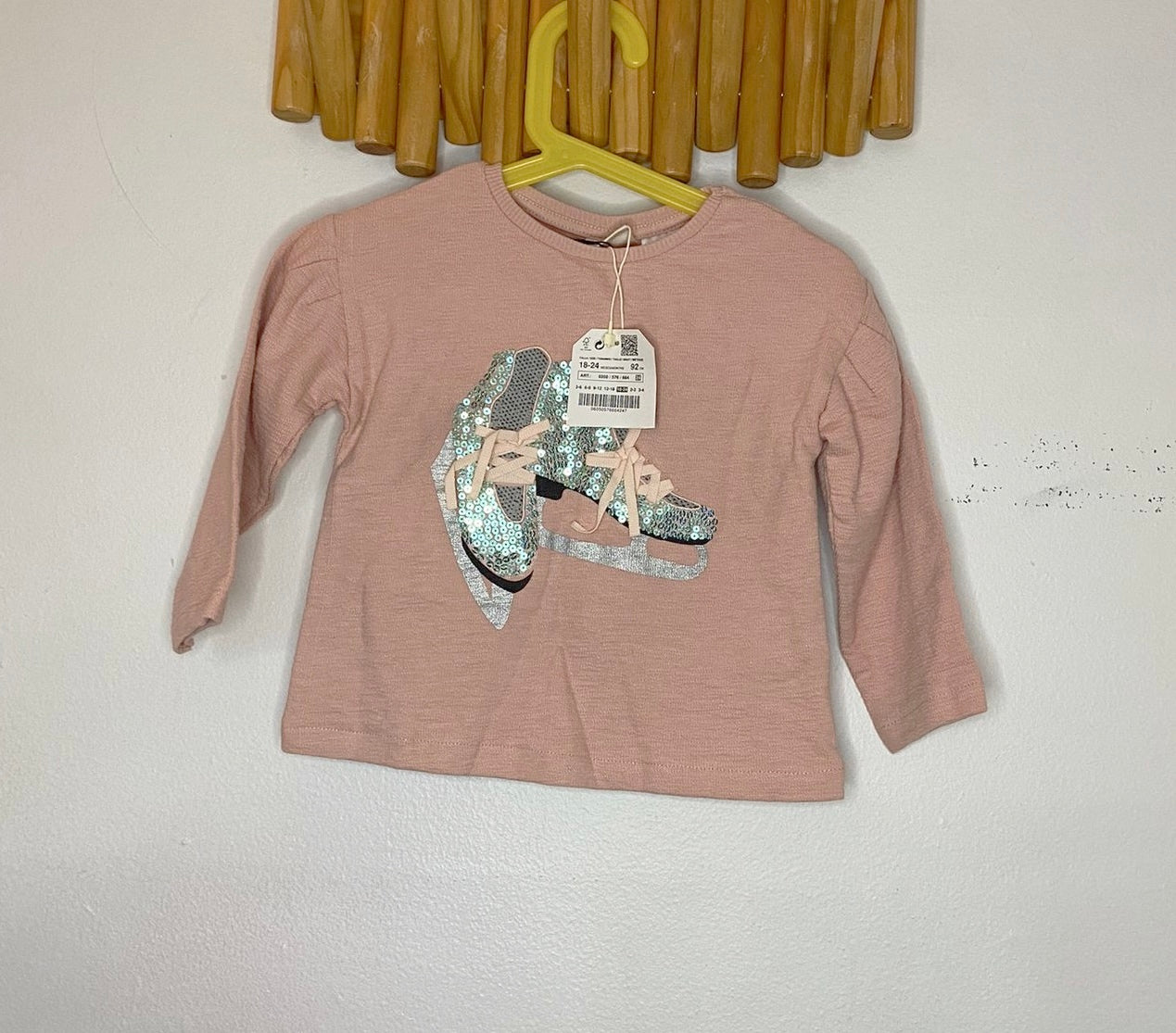 Sparkly skates light sweater 18-24m NEW