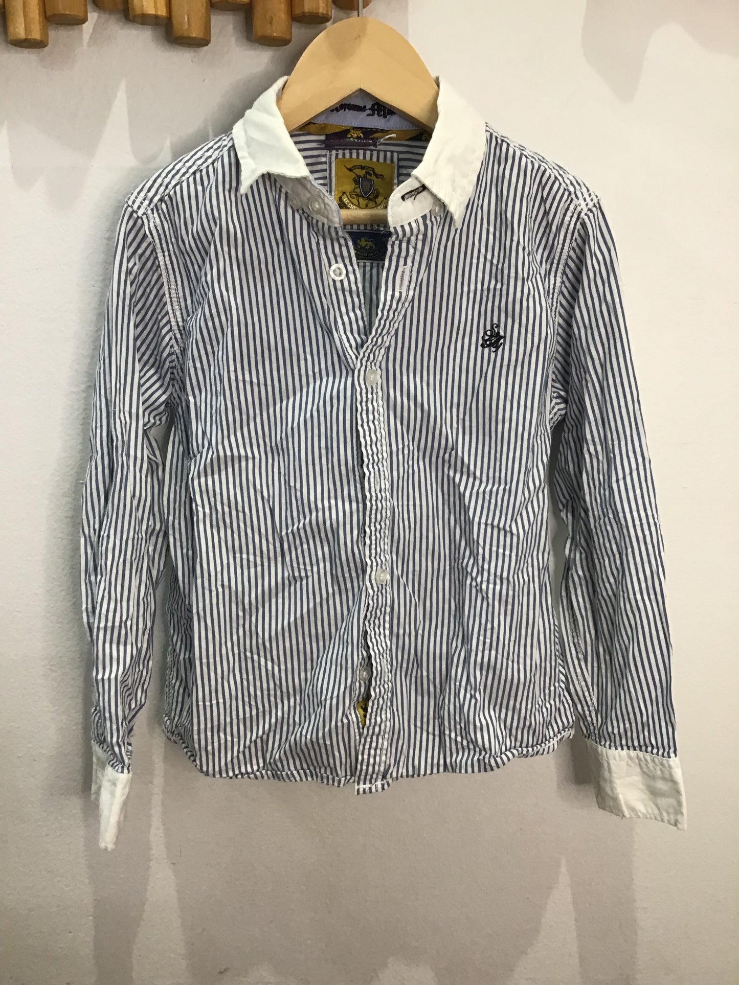 Constrast collar shirt 6y
