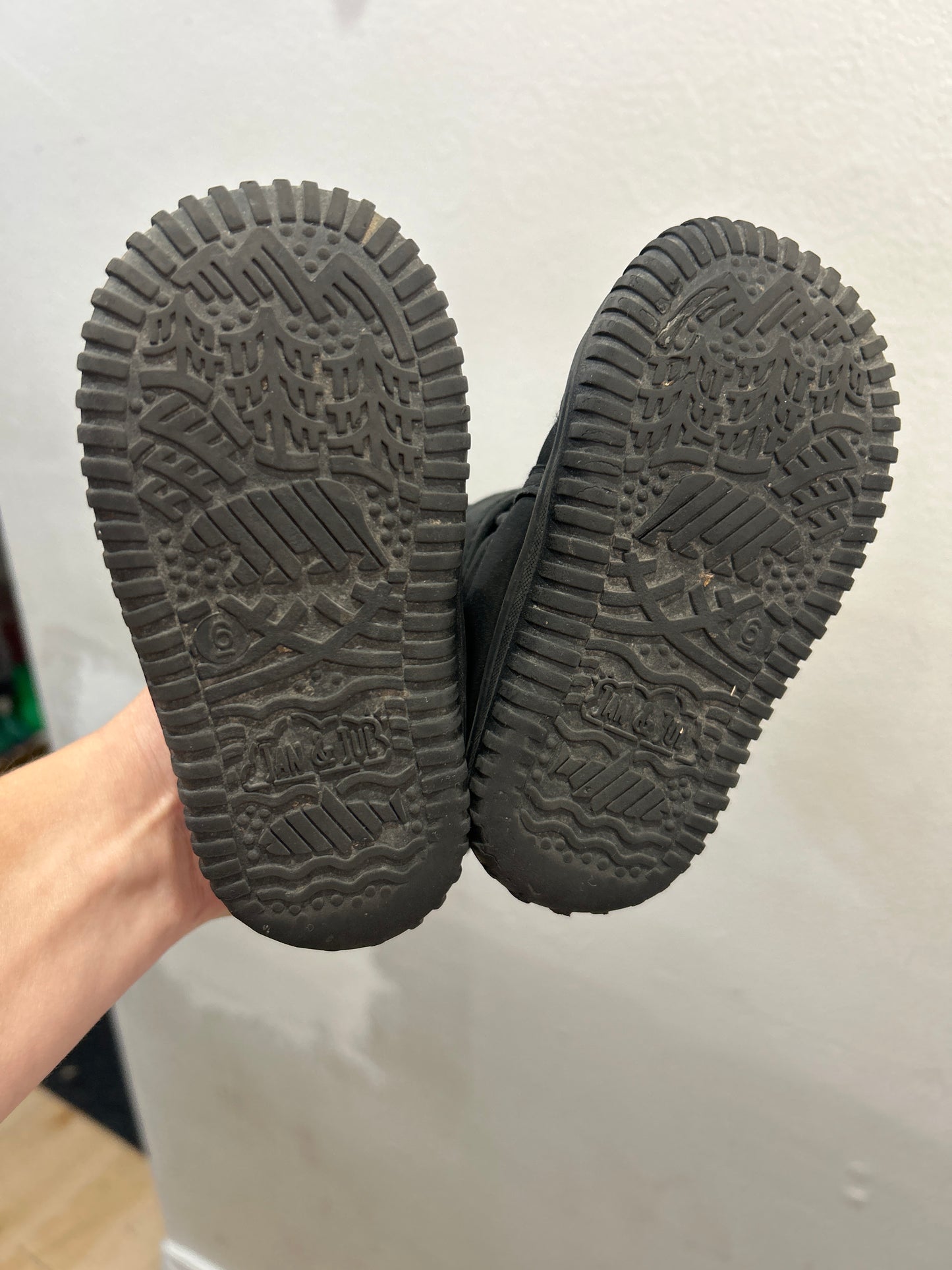 C6 Jan & Jul winter boots