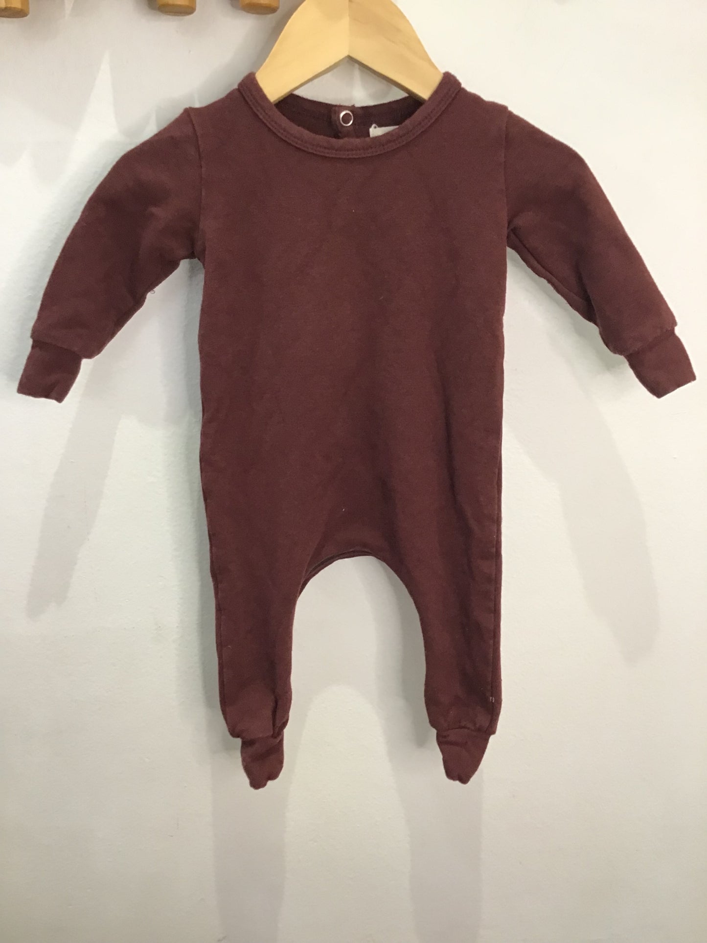 Os & Oakes maroon romper 0-3m