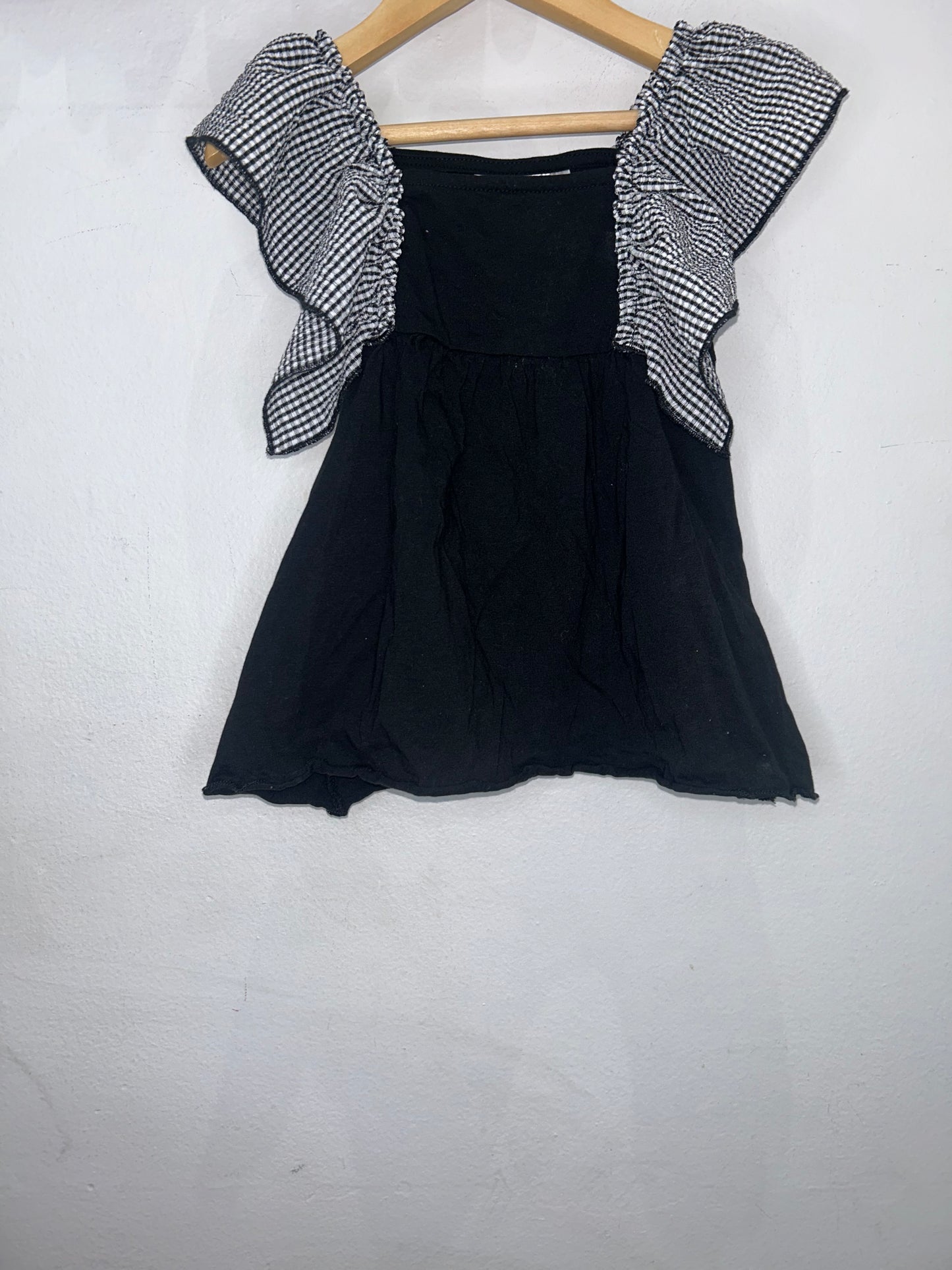 Checkered black sleeves tee 3-4y