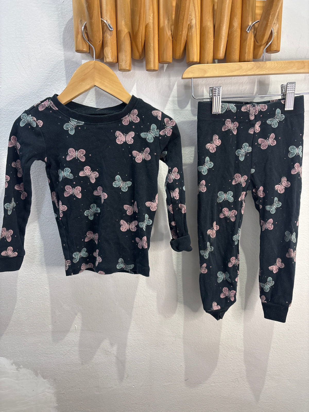 Black butterflies pyjamas 2y