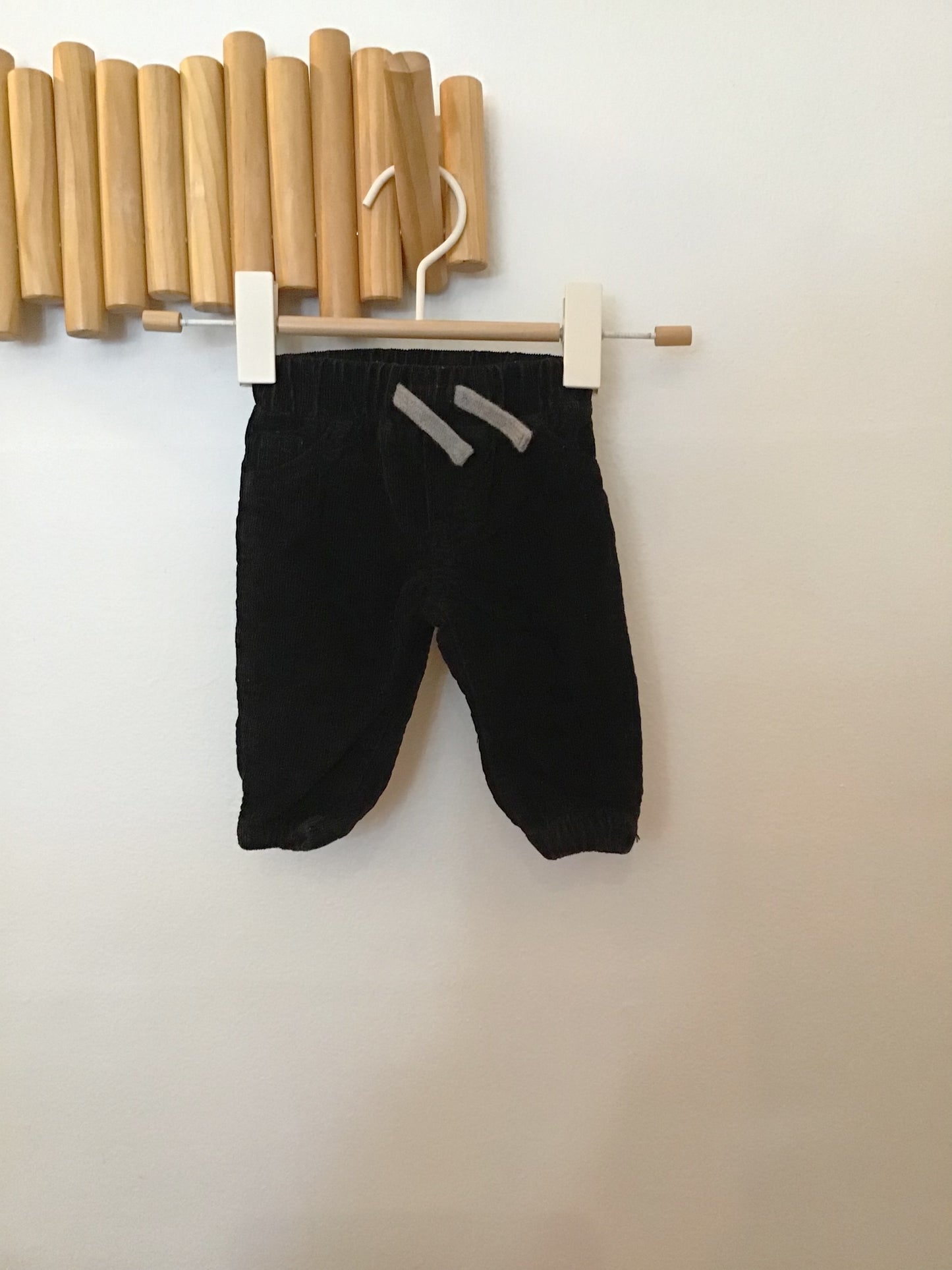 Black corduroy joggers 0-3m