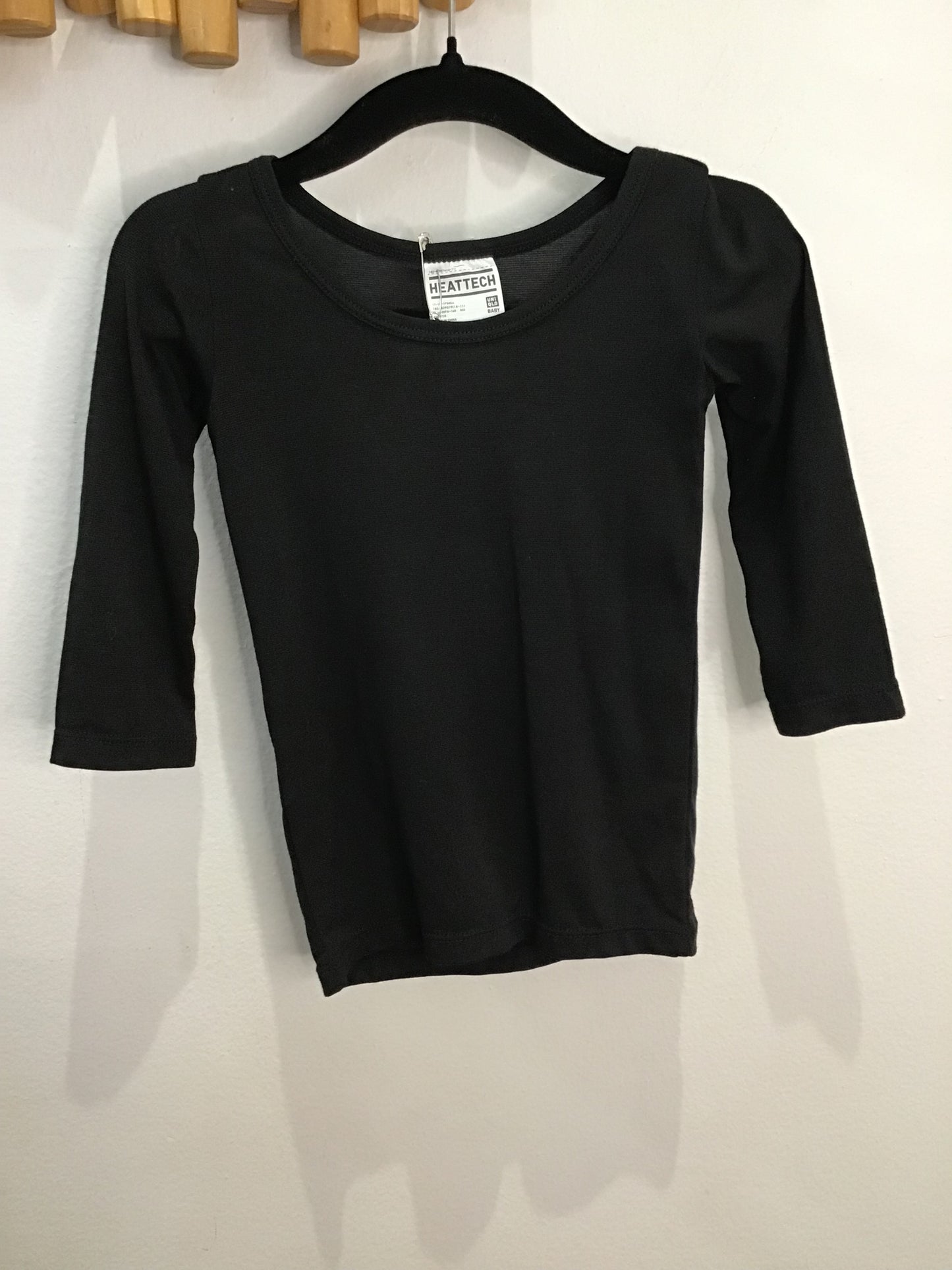 Uniqlo heattech tee 12-18m