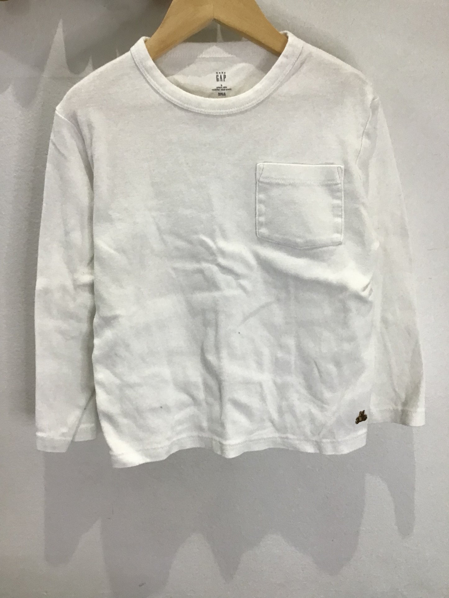 White thick longsleeve 5y
