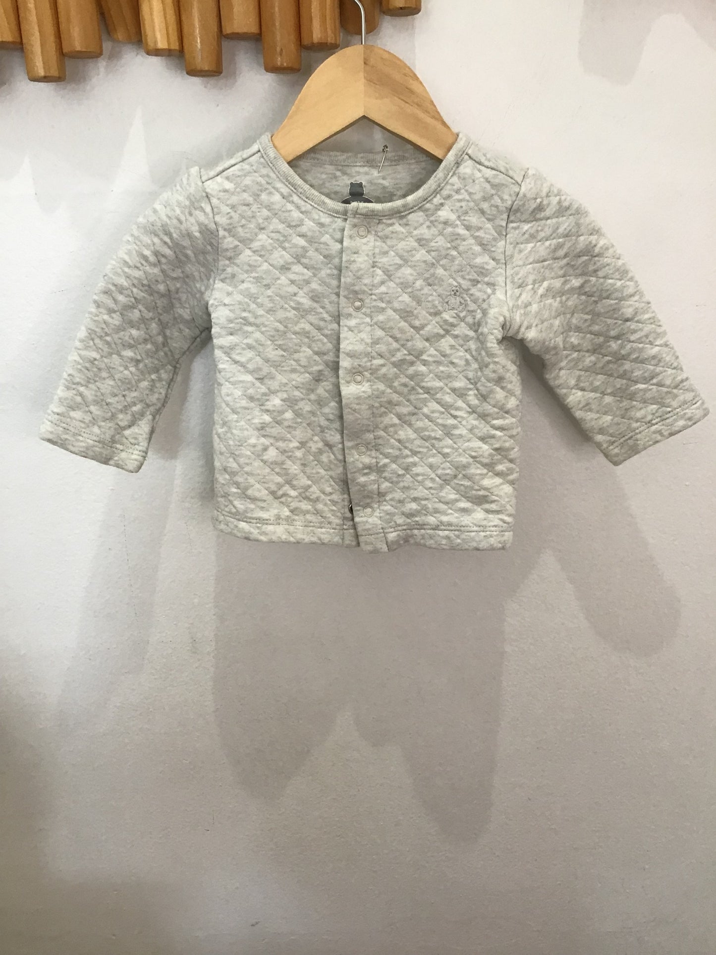 Grey quilted button up 3-6m