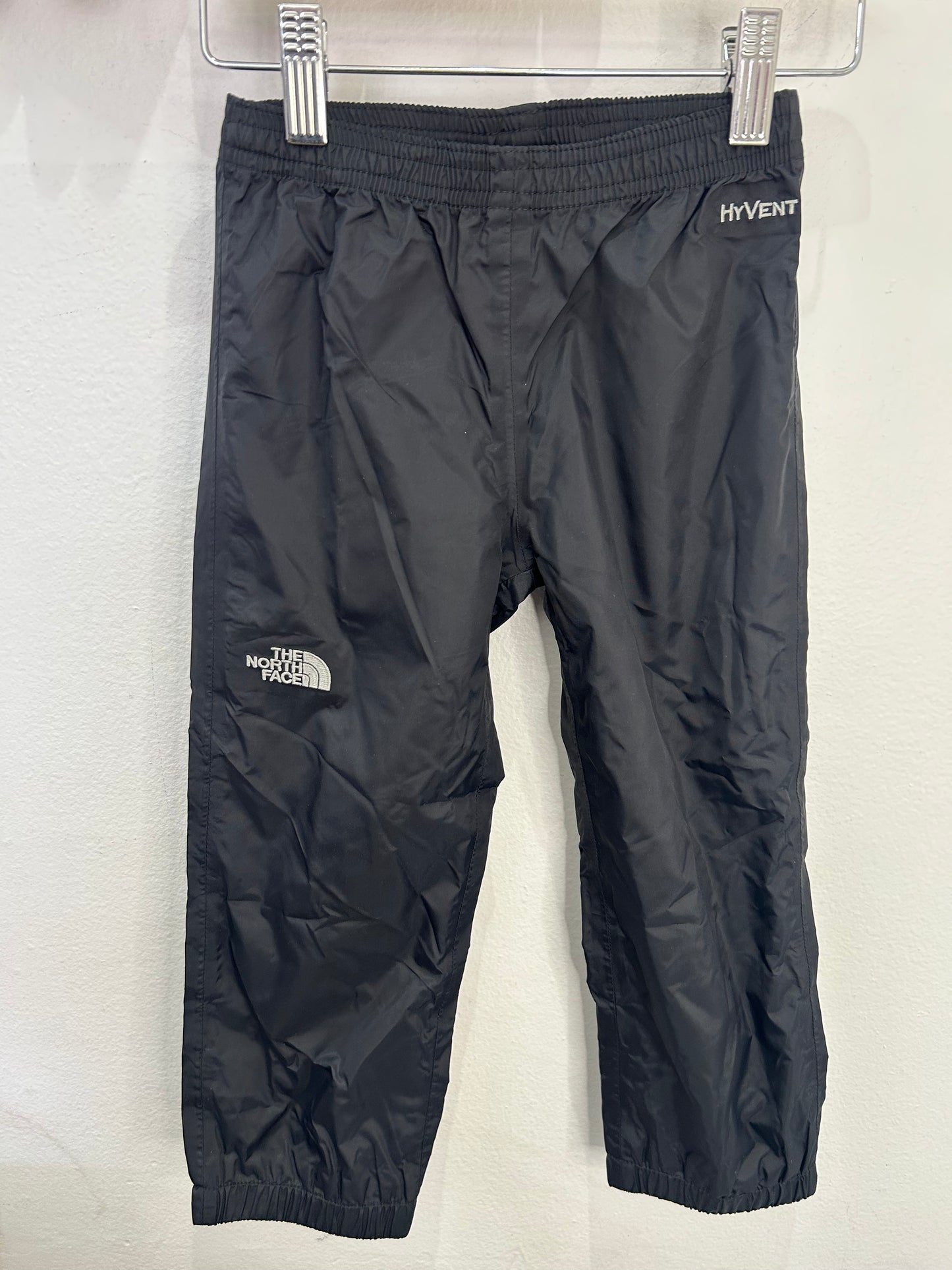 The North Face black rainpants 3y