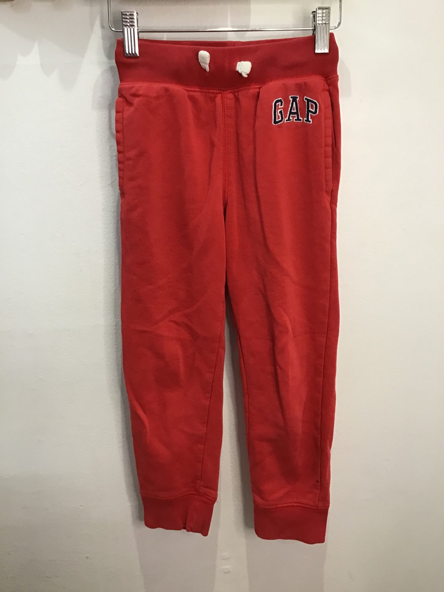 GAP red joggers 6-7y