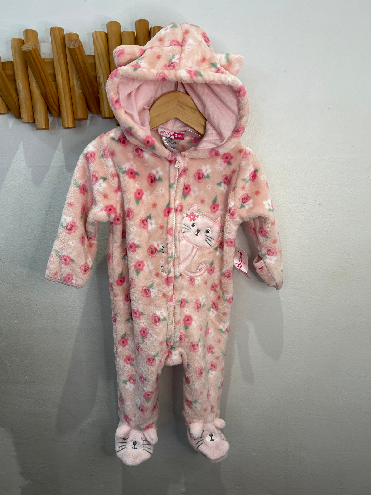 Pink cat furry bunting 6-9m NEW