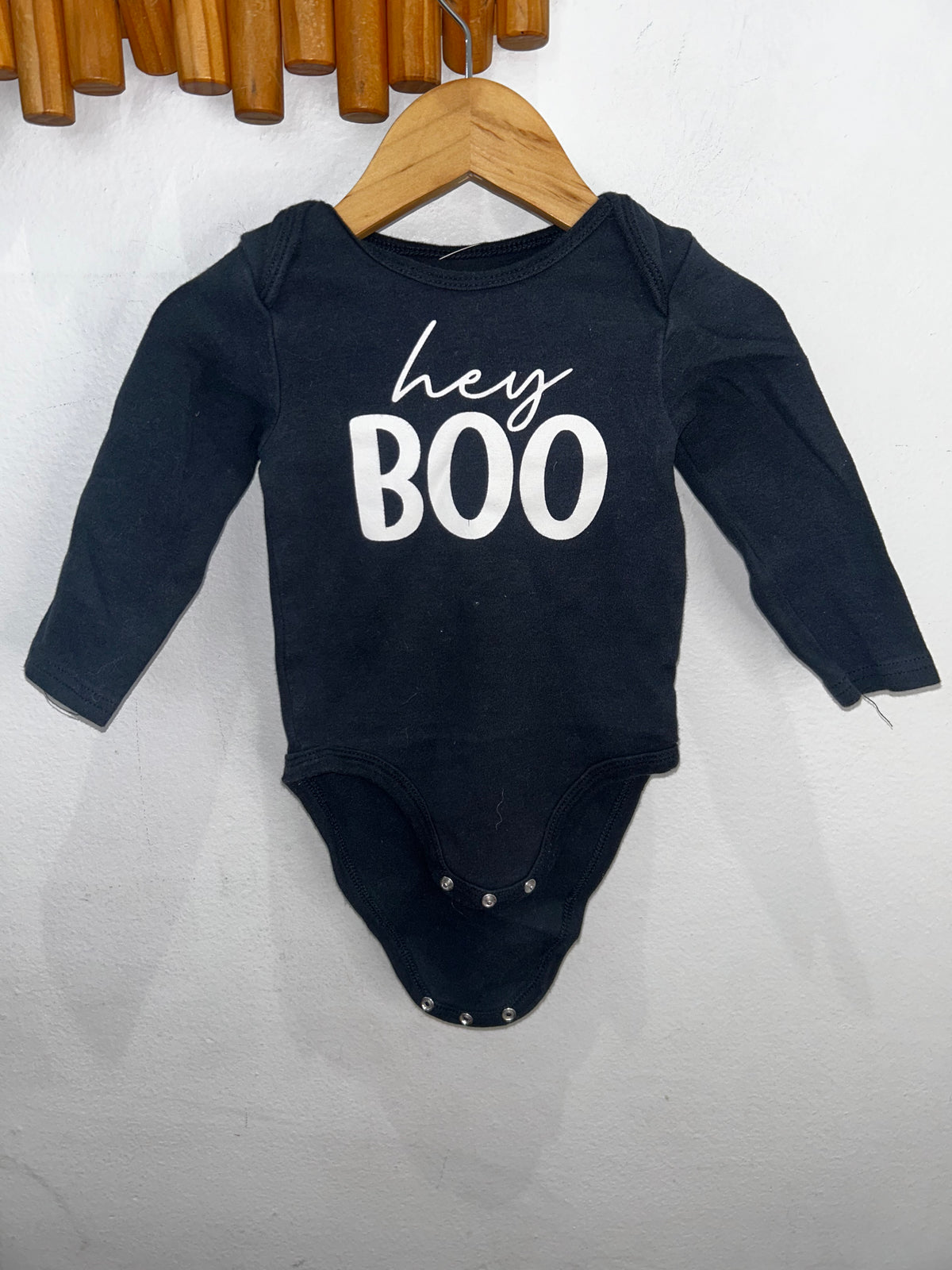 Hey boo onesie 6-12m