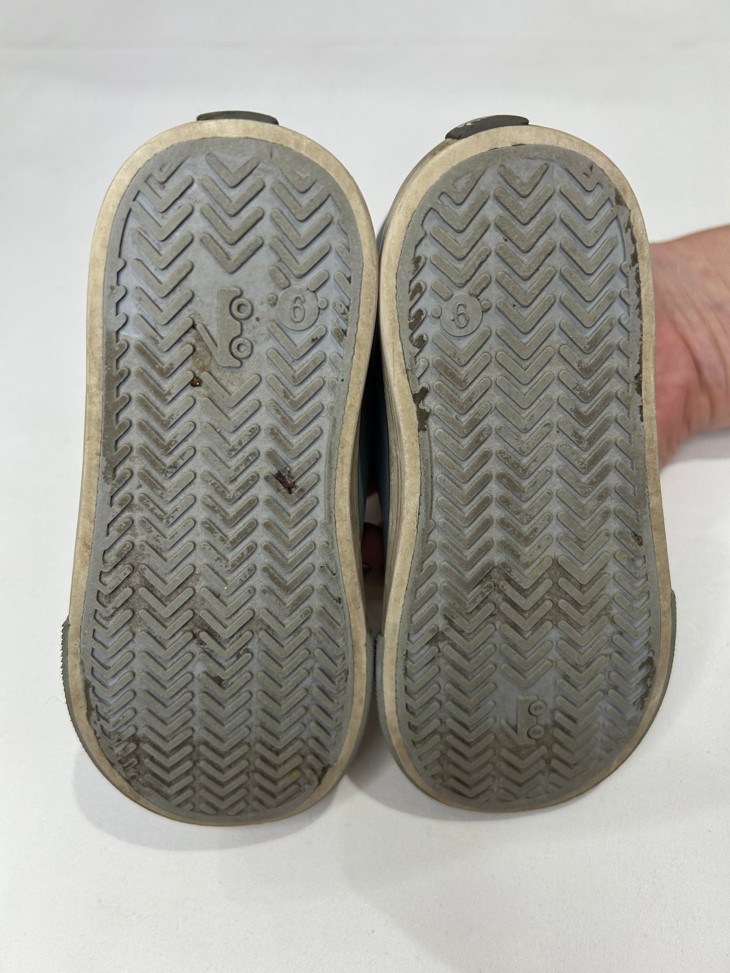 C11 See Kai Run leather shoes