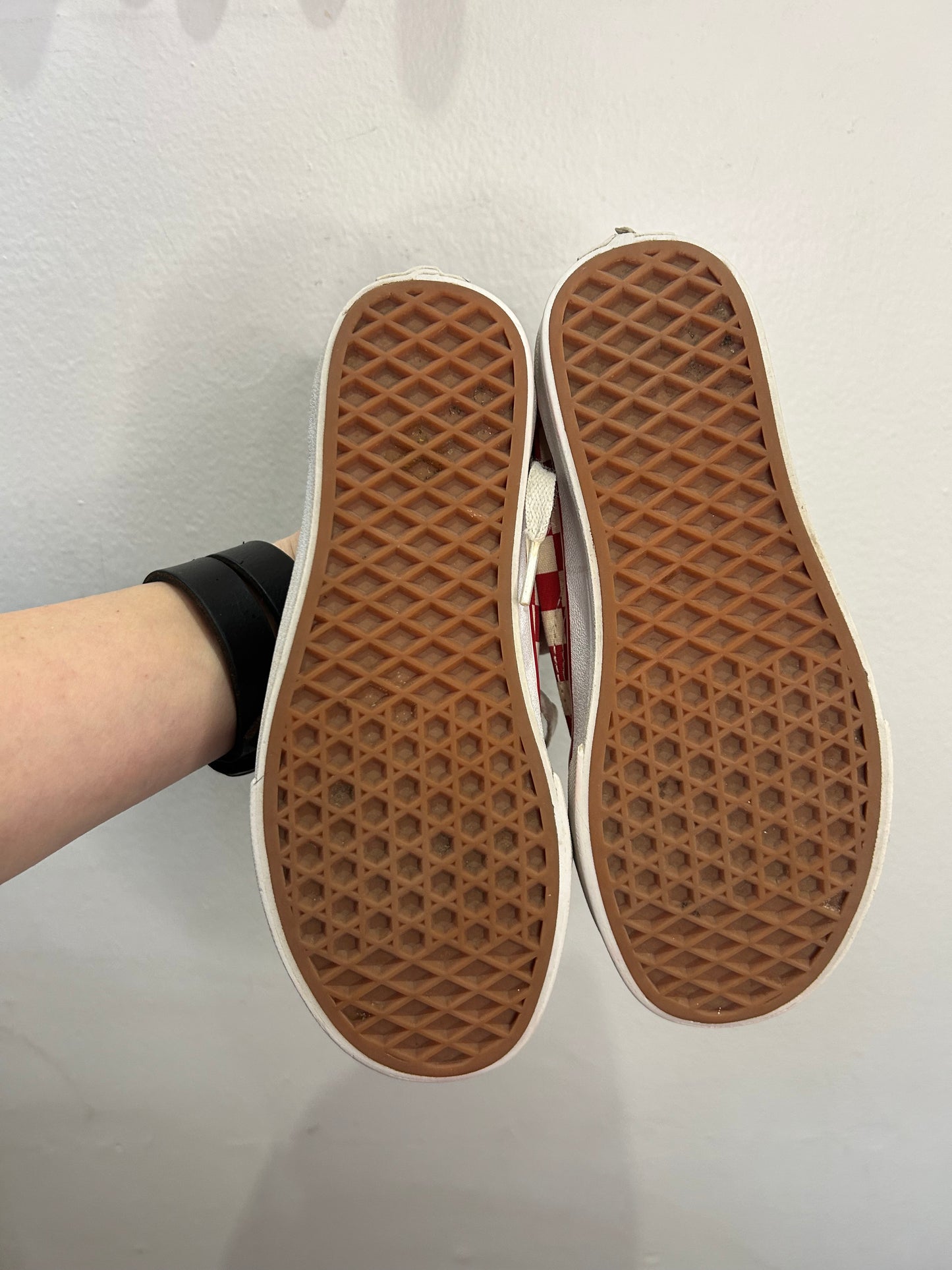 Y4 red checkered Vans