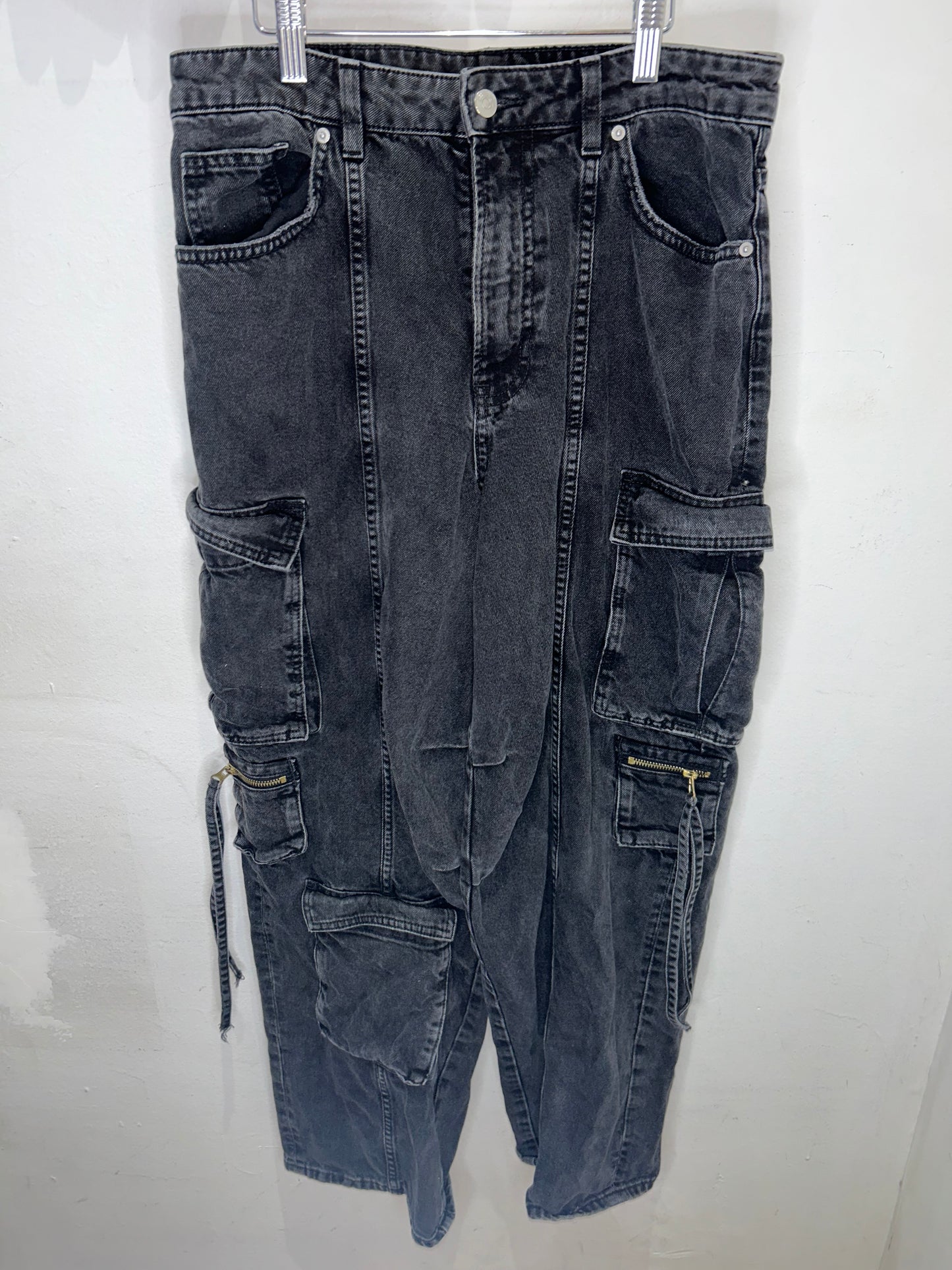 Cargo Black Jean Adult 8