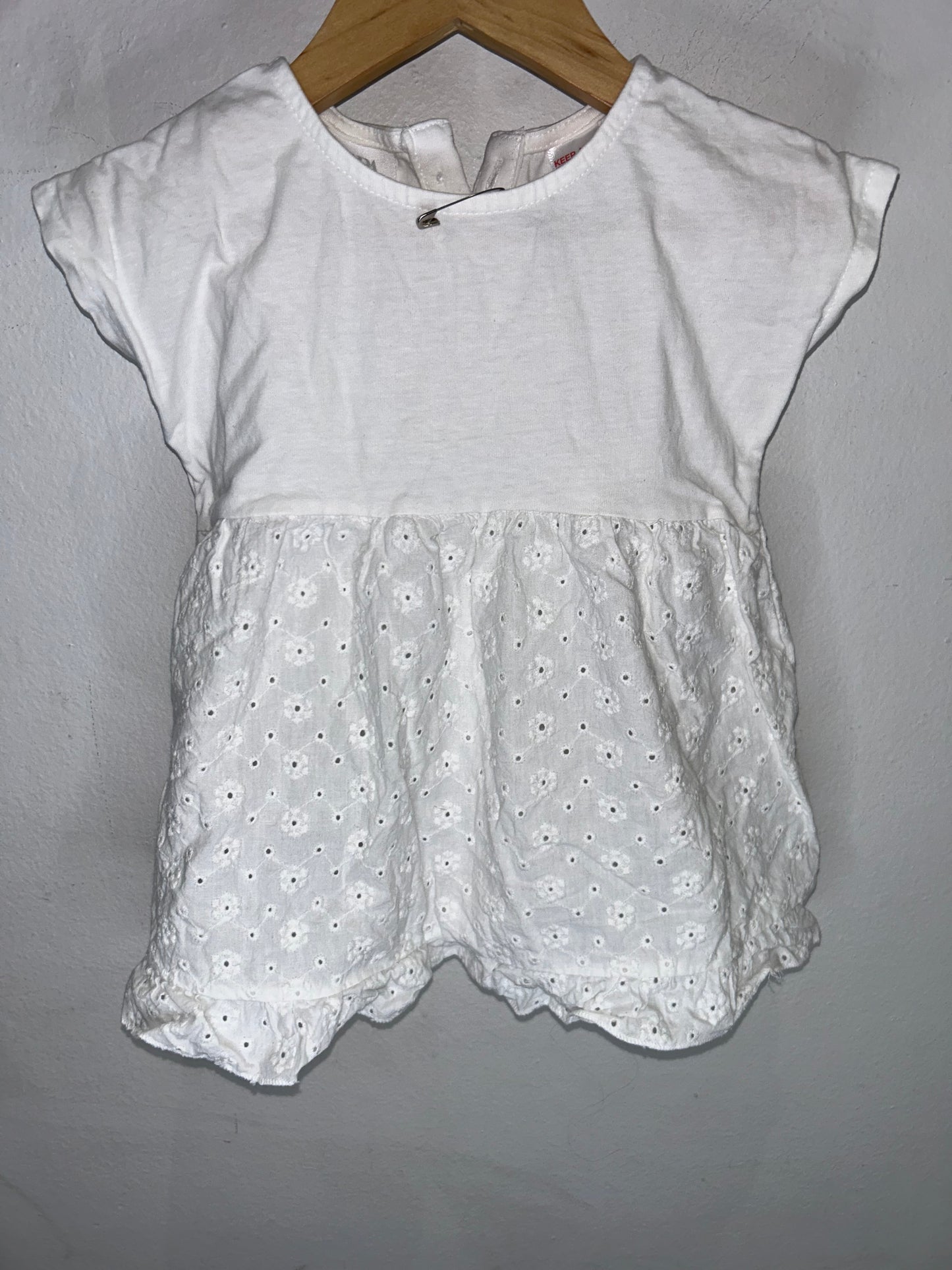 Eyelet a-line white tee 3-4y