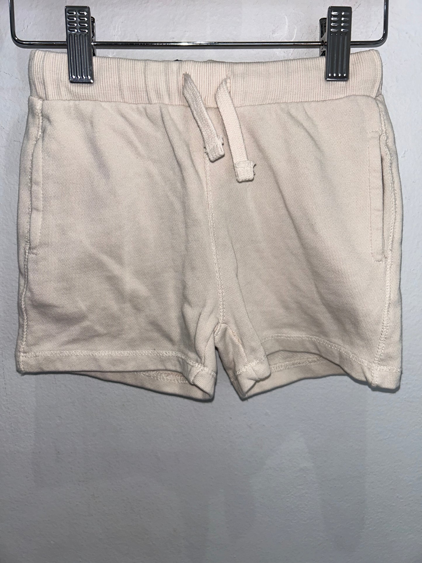 Cream jogger shorts 3-4y