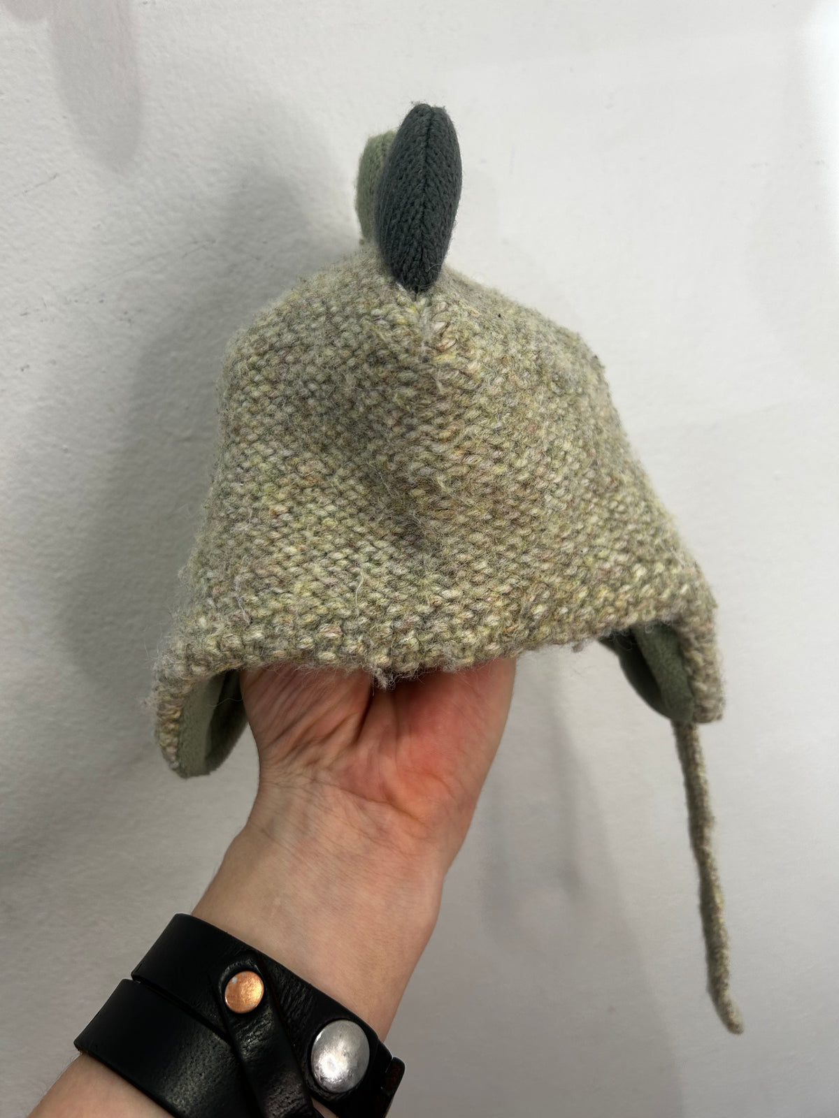 Dino hat and mitts set 0-6m