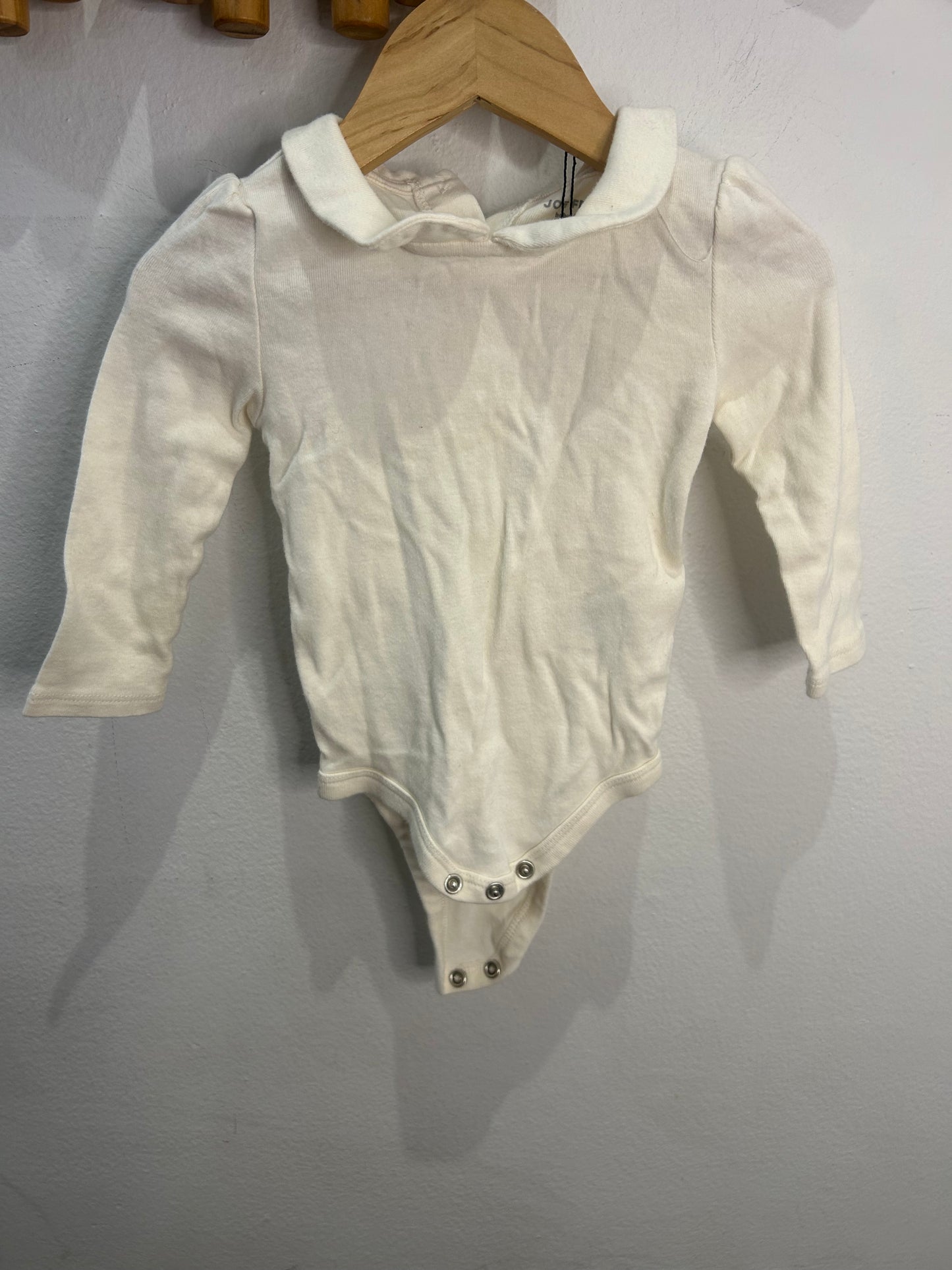 Crema collar onesie 6-12m