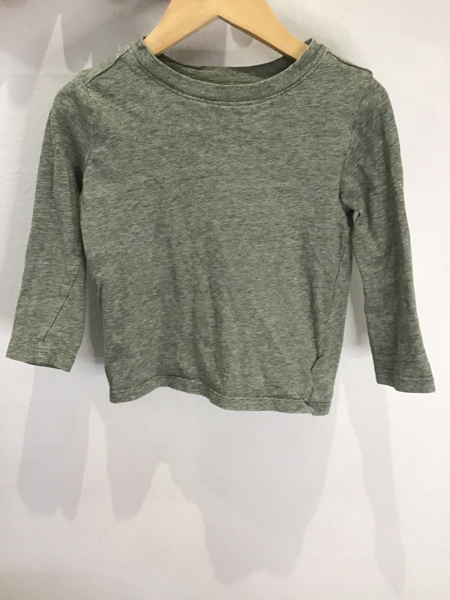 Green longsleeve 2y