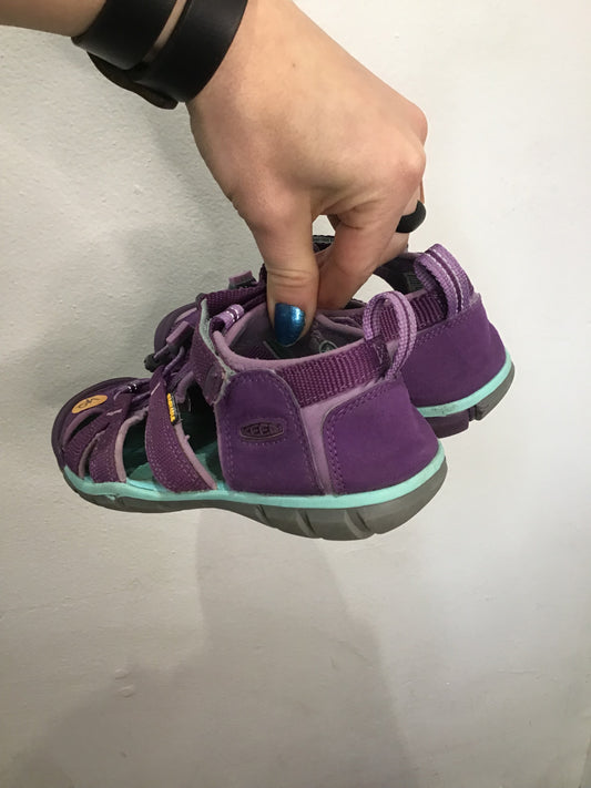 Y2 purple Keen sandals