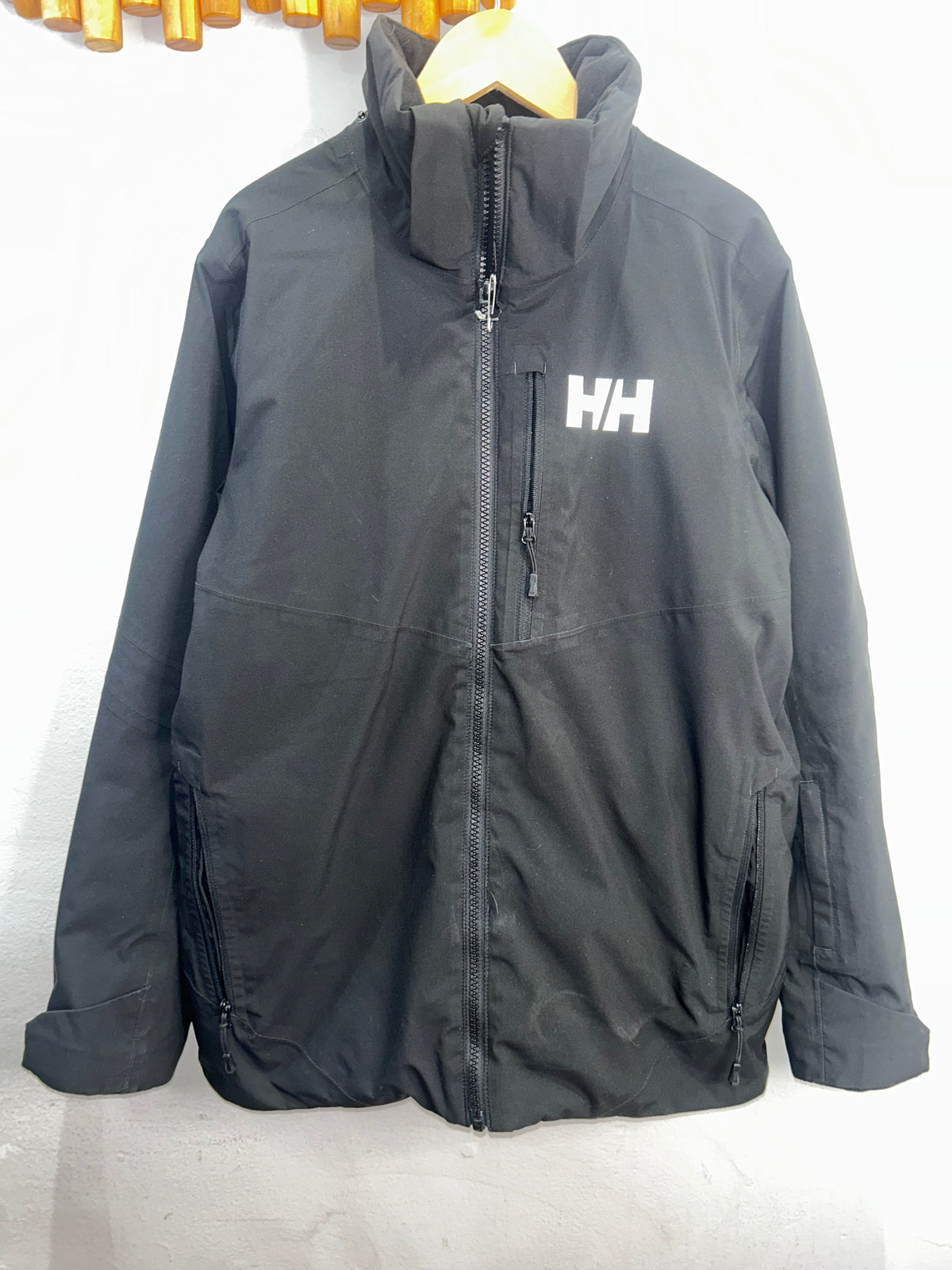 Helly Hansen black ski jacket 12y