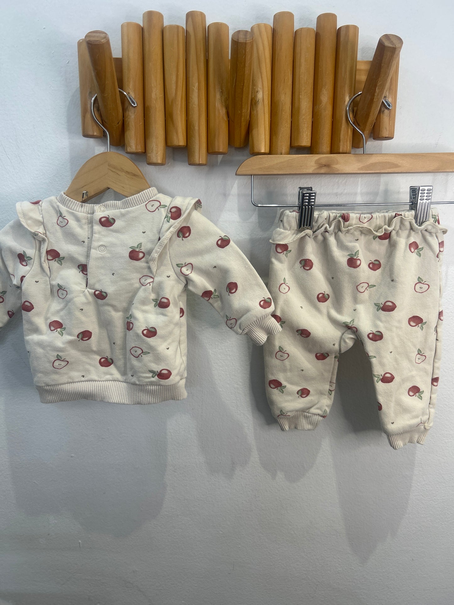 Apples jogger set 3-6m
