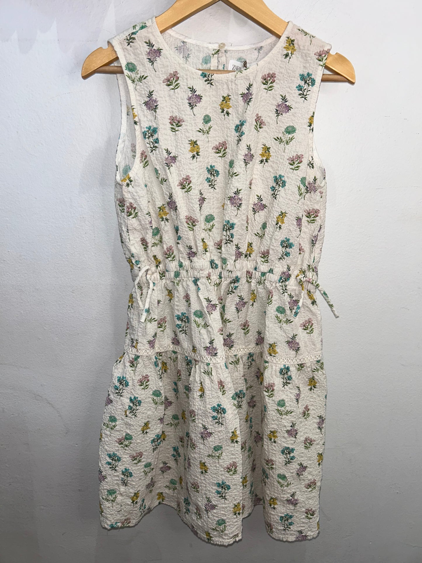 Small bouquets dress 11-12y
