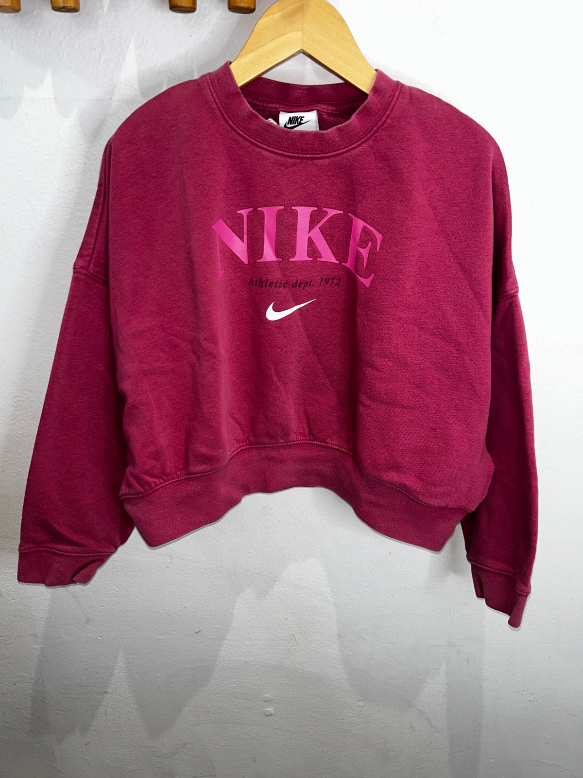 Nike boxy berry pullover 8-10y
