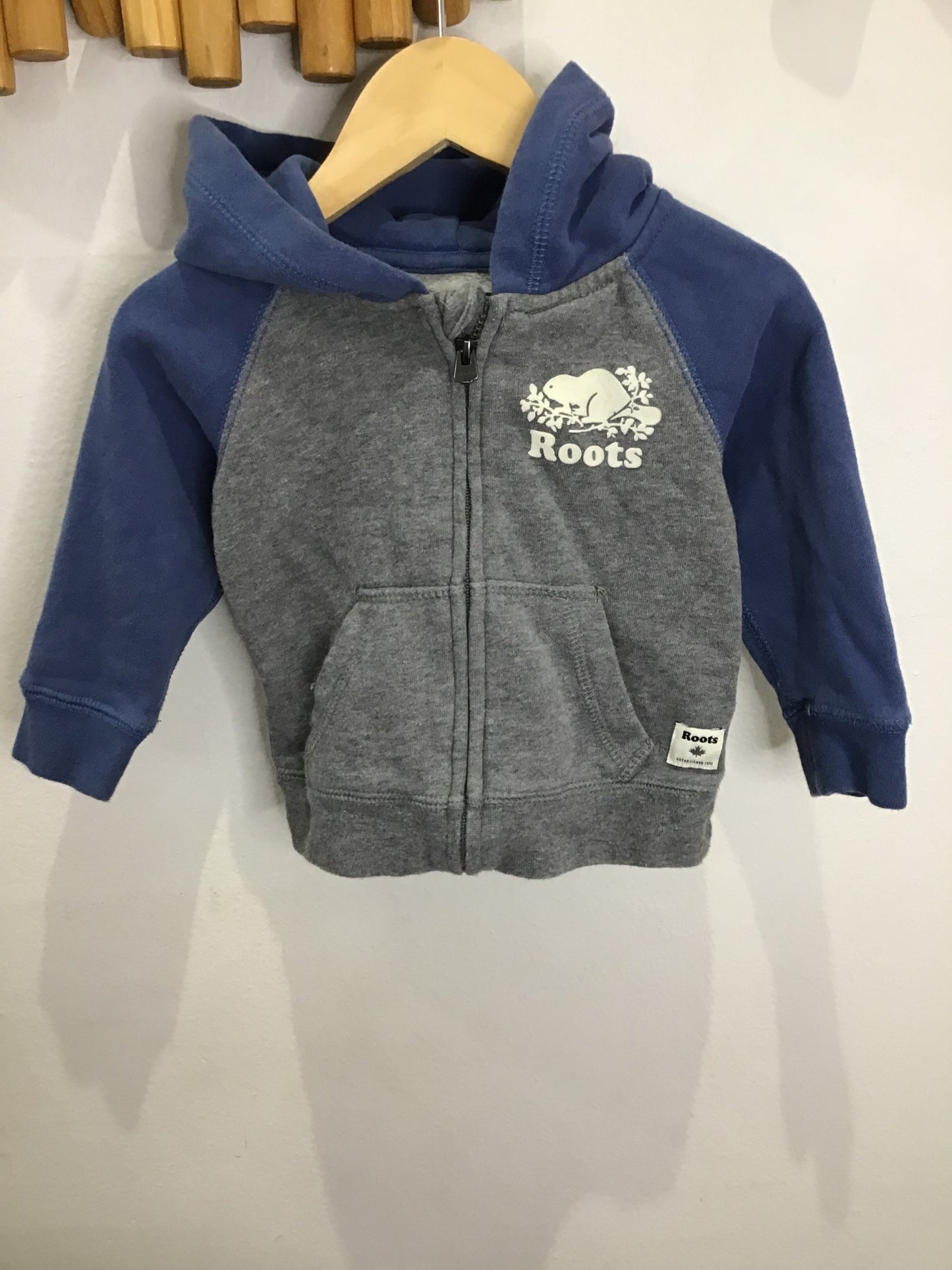 Roots sweatshirt blue and grey 6-12m