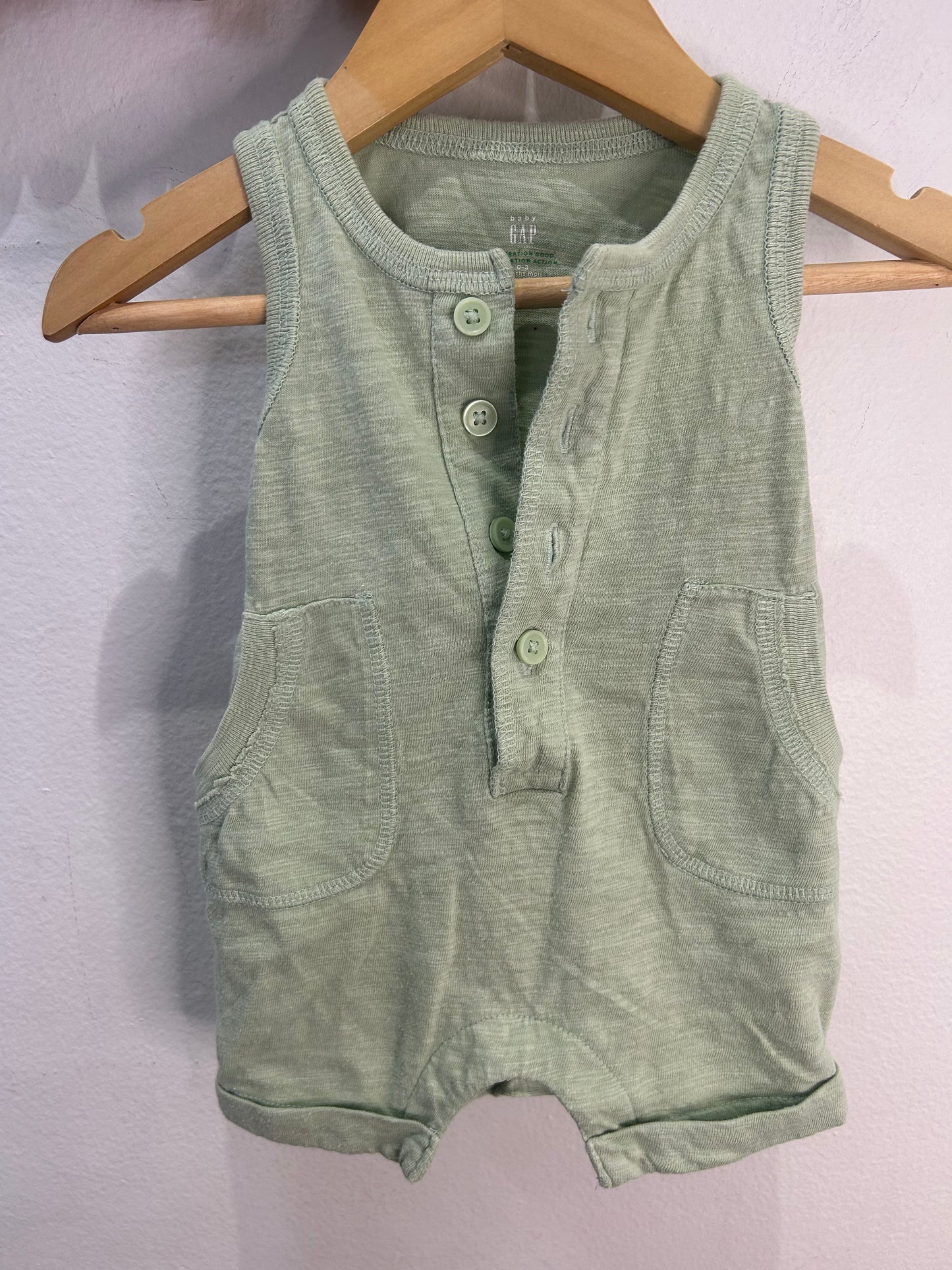 Light green shorty romper 0-3m