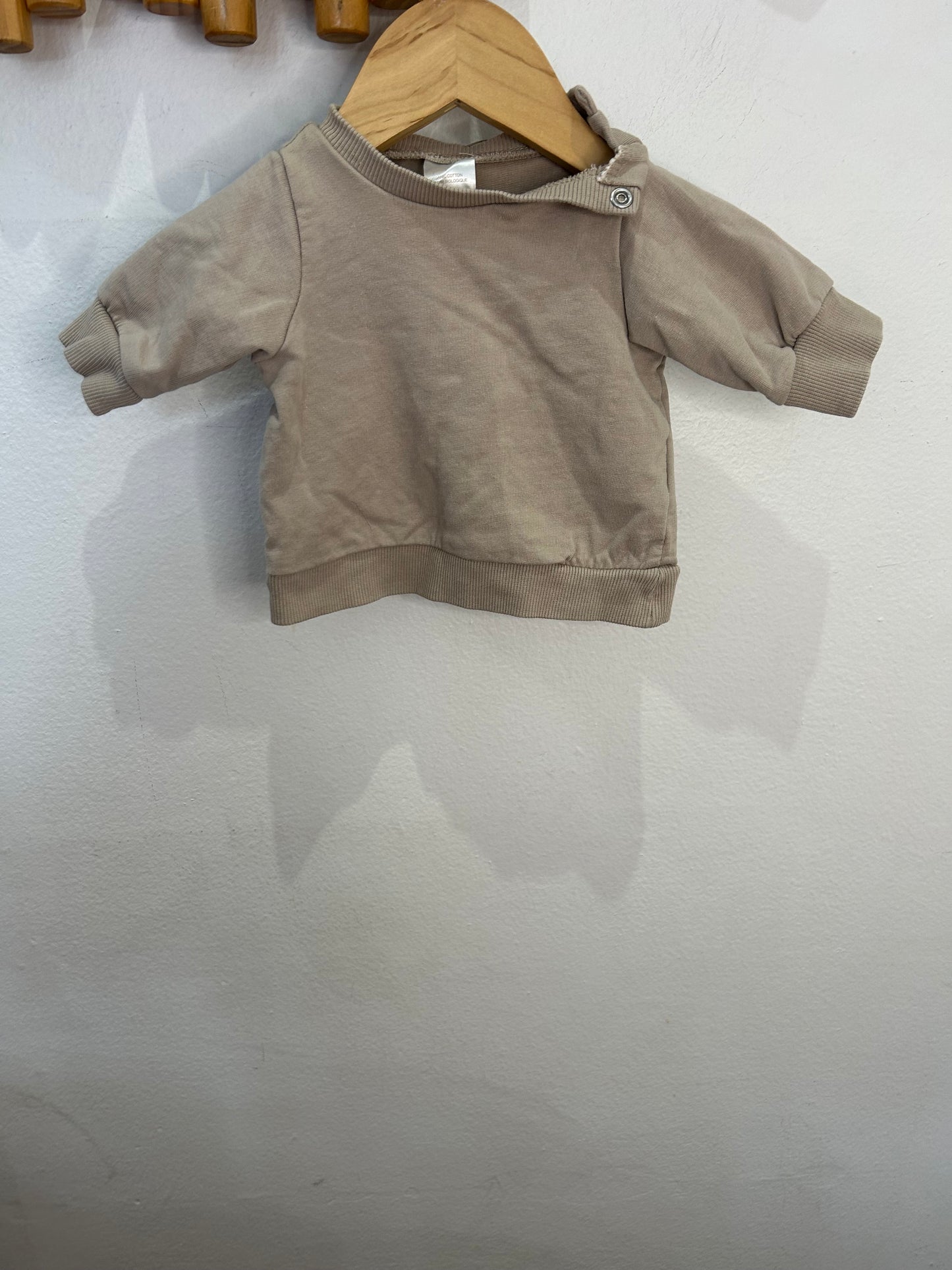 Beige pullover 0-1m