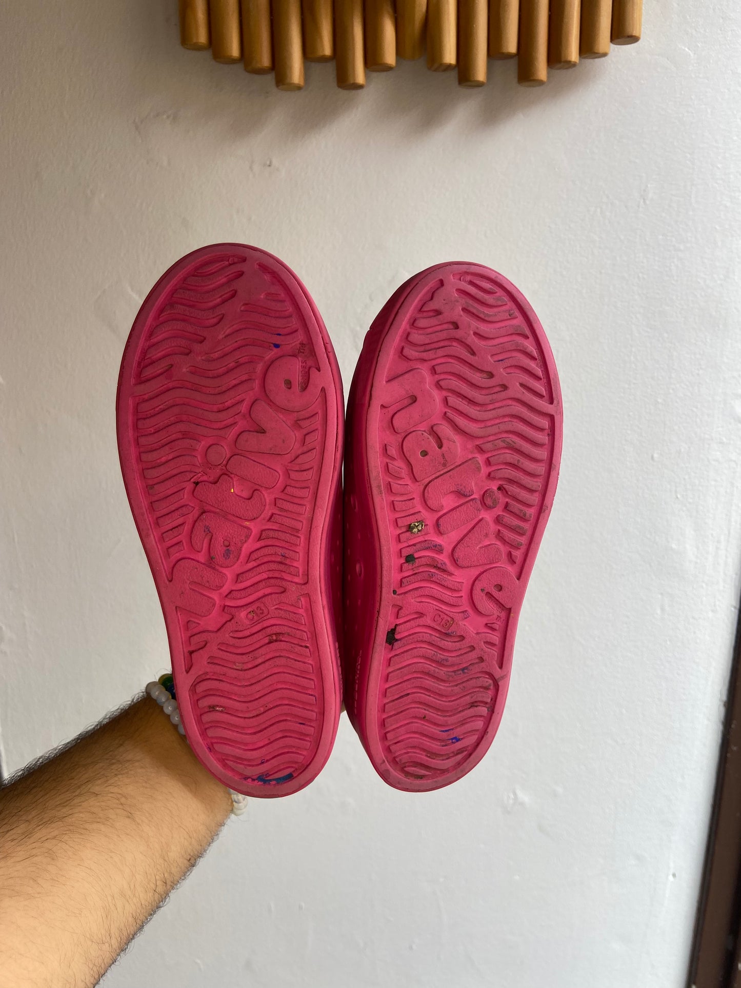 C13 pink Native slipons