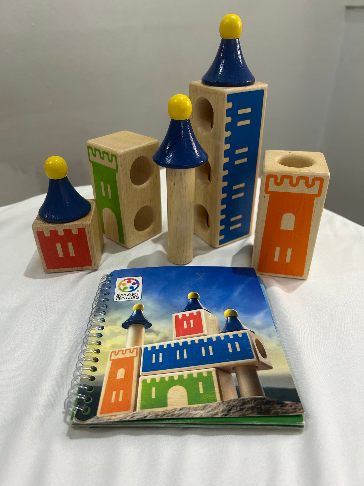 Smart Games - castle challenge puzzles
