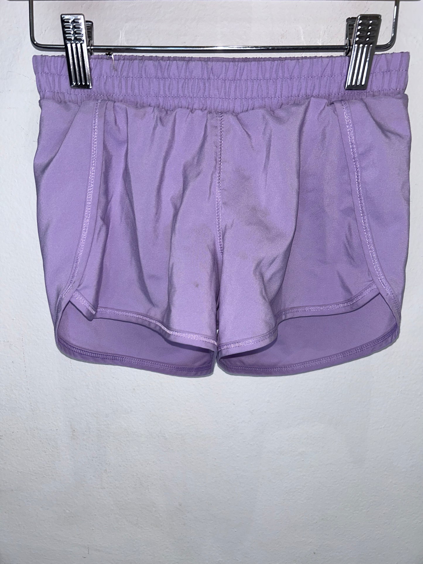 Lavender activewear shorts 6-7y