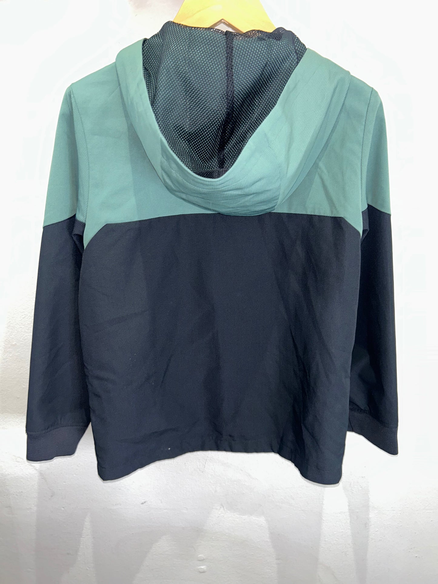 Underarmour windbreaker 6-7y