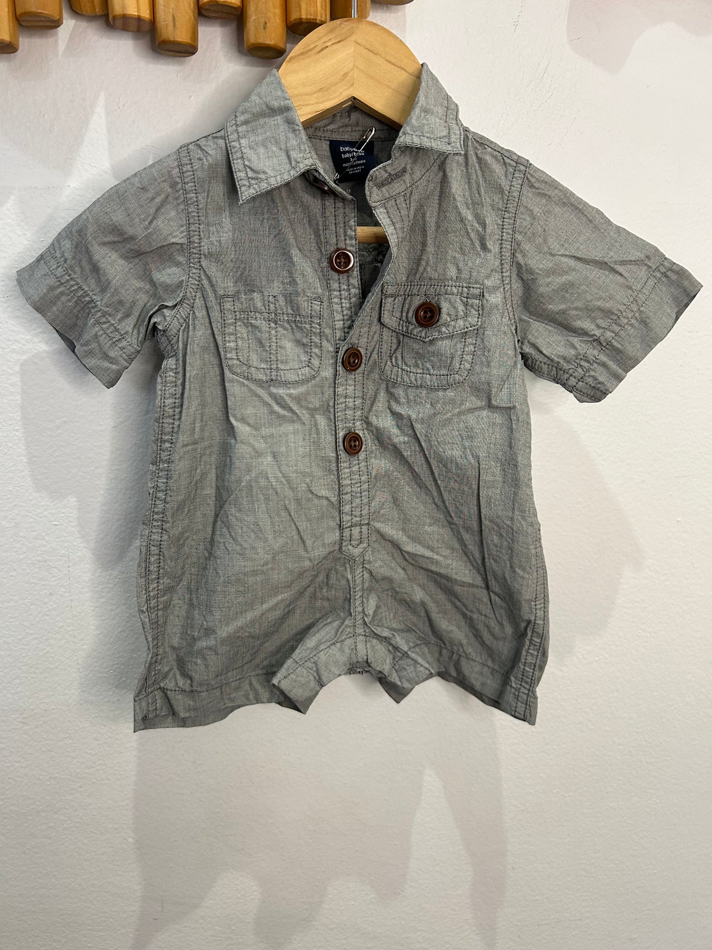 Grey shirt shorty romper 3-6m